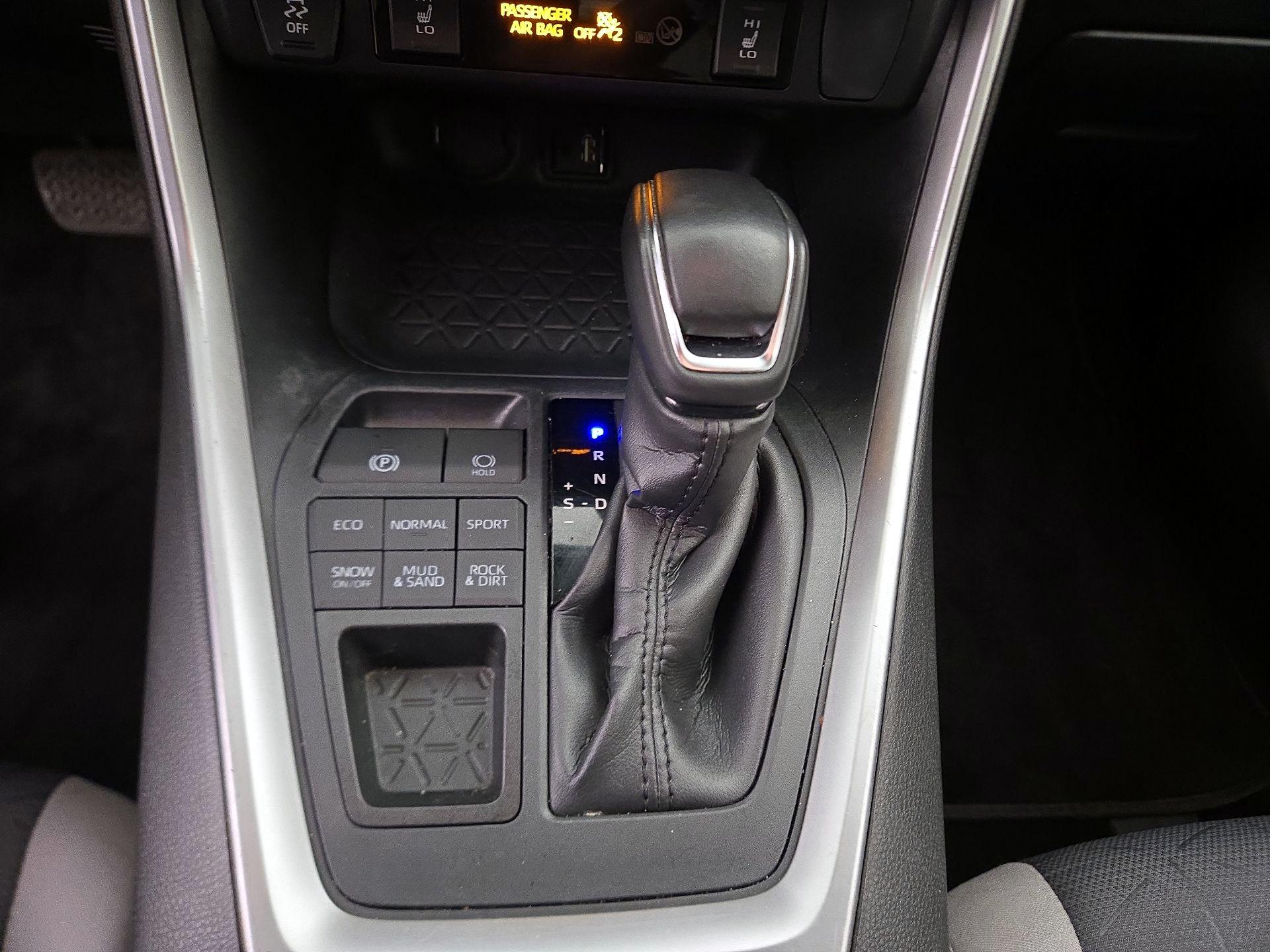 Thumbnail: 2019 Toyota RAV4 - 17