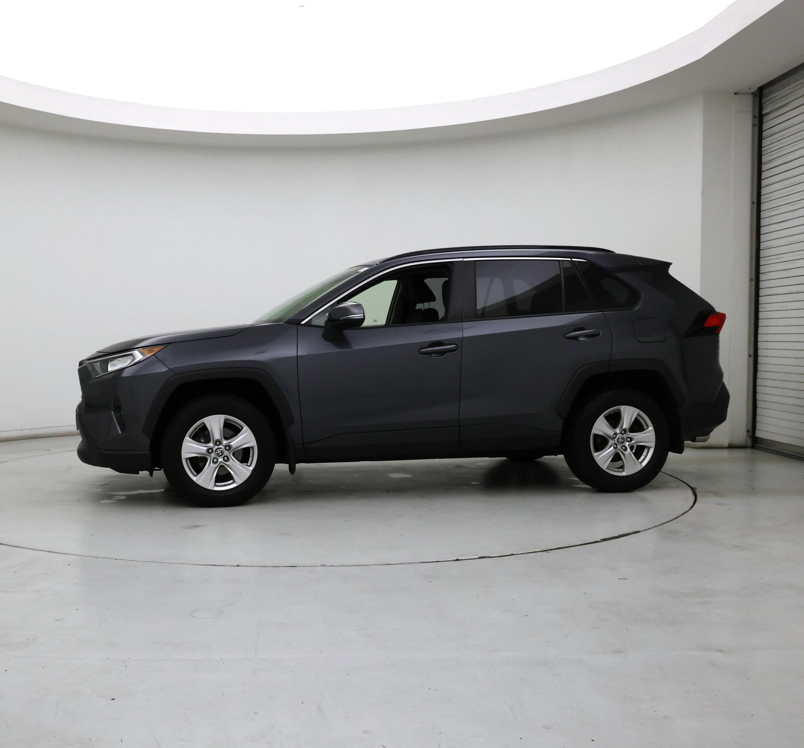 Thumbnail: 2019 Toyota RAV4 - 3