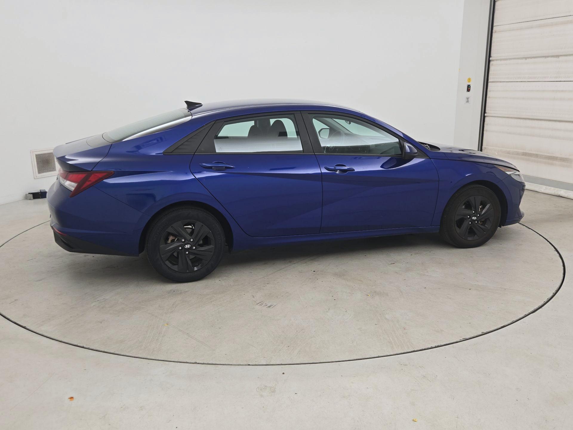 Thumbnail: 2023 Hyundai Elantra - 4