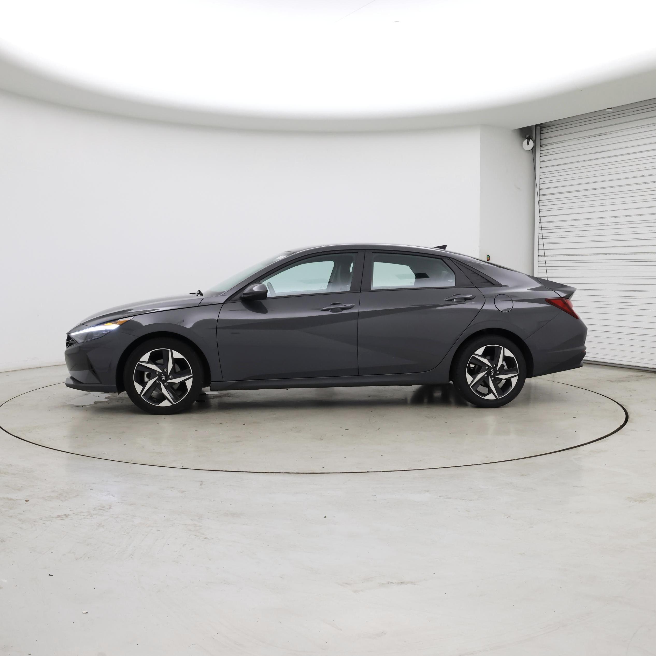 Thumbnail: 2023 Hyundai Elantra - 3