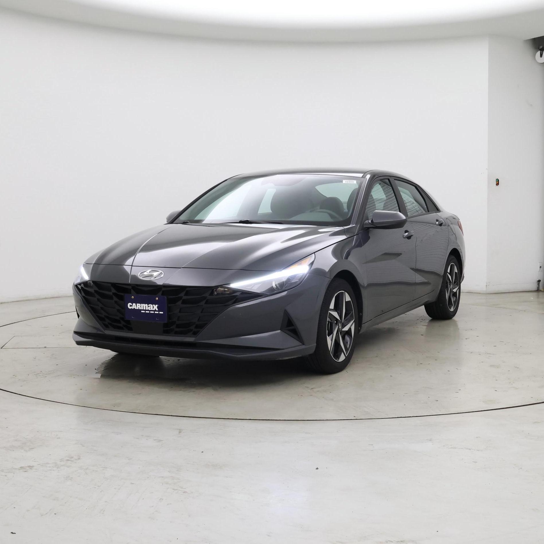 Thumbnail: 2023 Hyundai Elantra - 4
