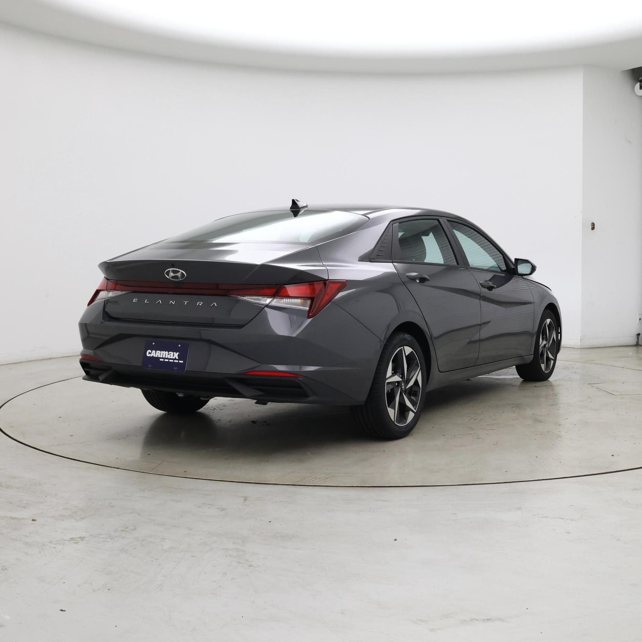 Thumbnail: 2023 Hyundai Elantra - 8