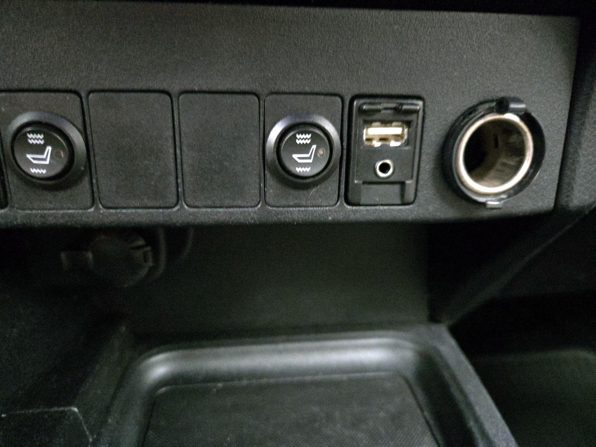 Thumbnail: 2016 Toyota RAV4 - 18