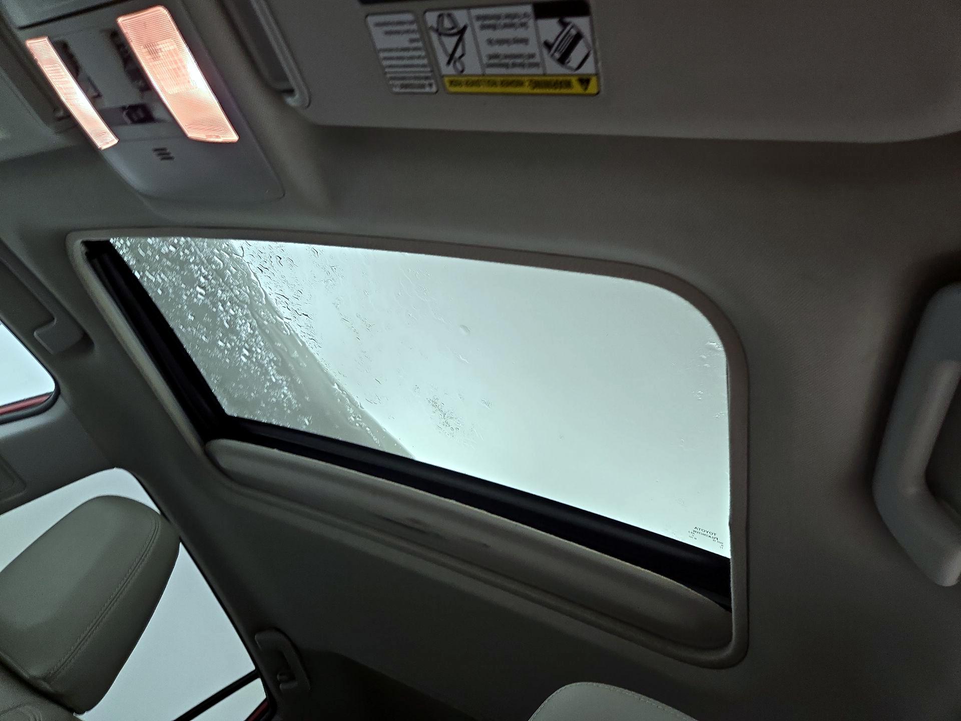 Thumbnail: 2016 Toyota RAV4 - 19