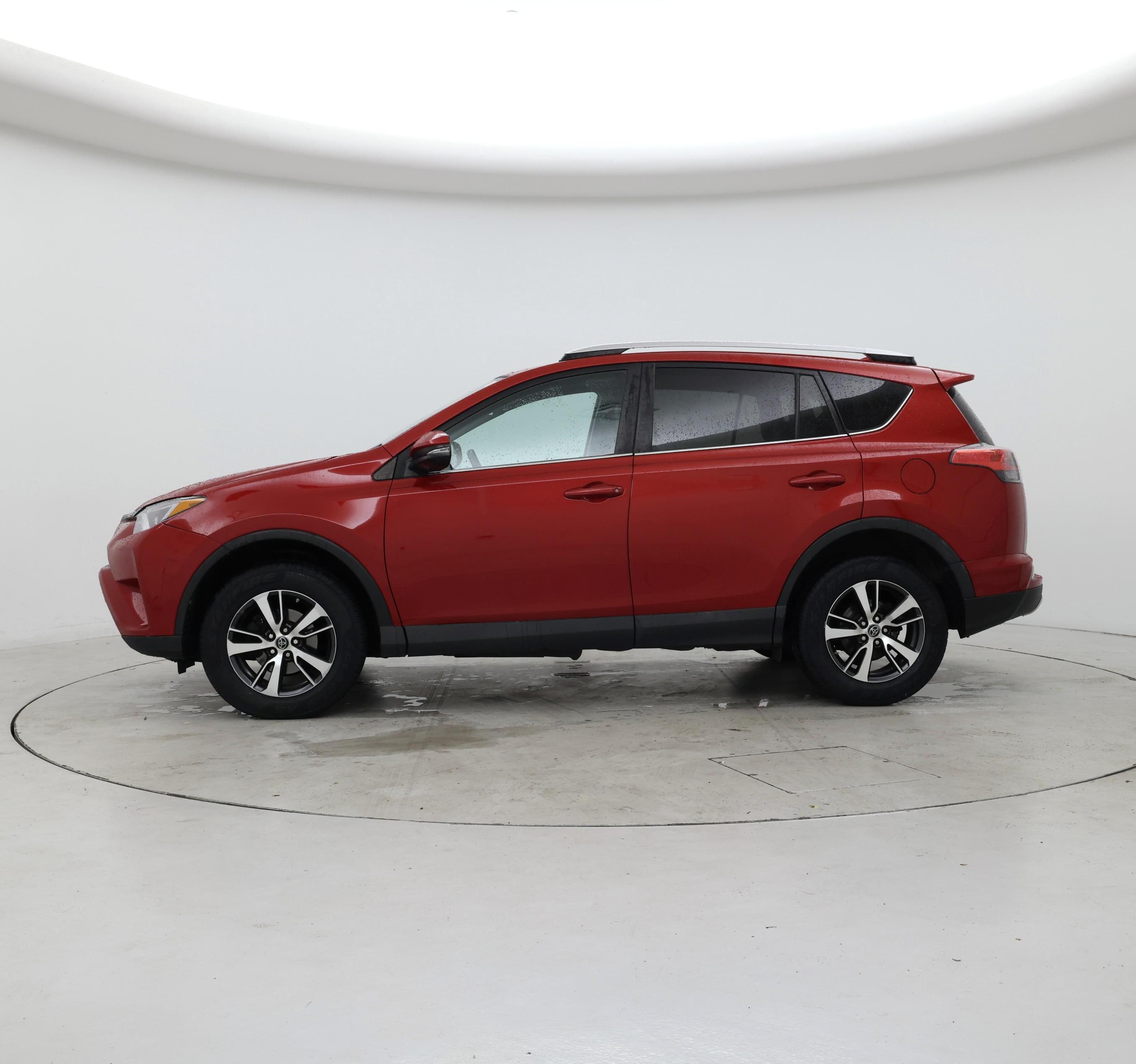 Thumbnail: 2016 Toyota RAV4 - 3