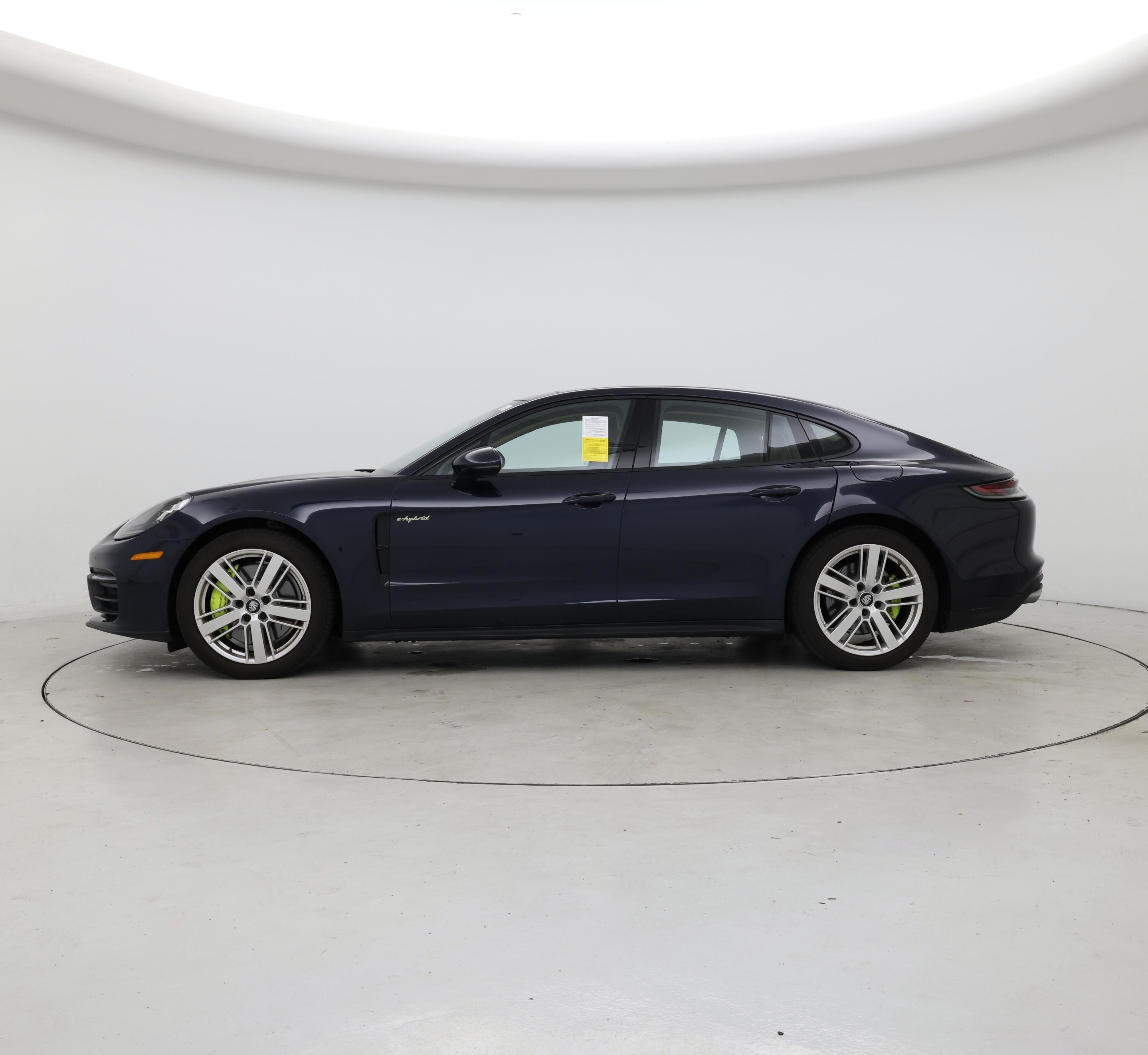Thumbnail: 2021 Porsche Panamera - 3