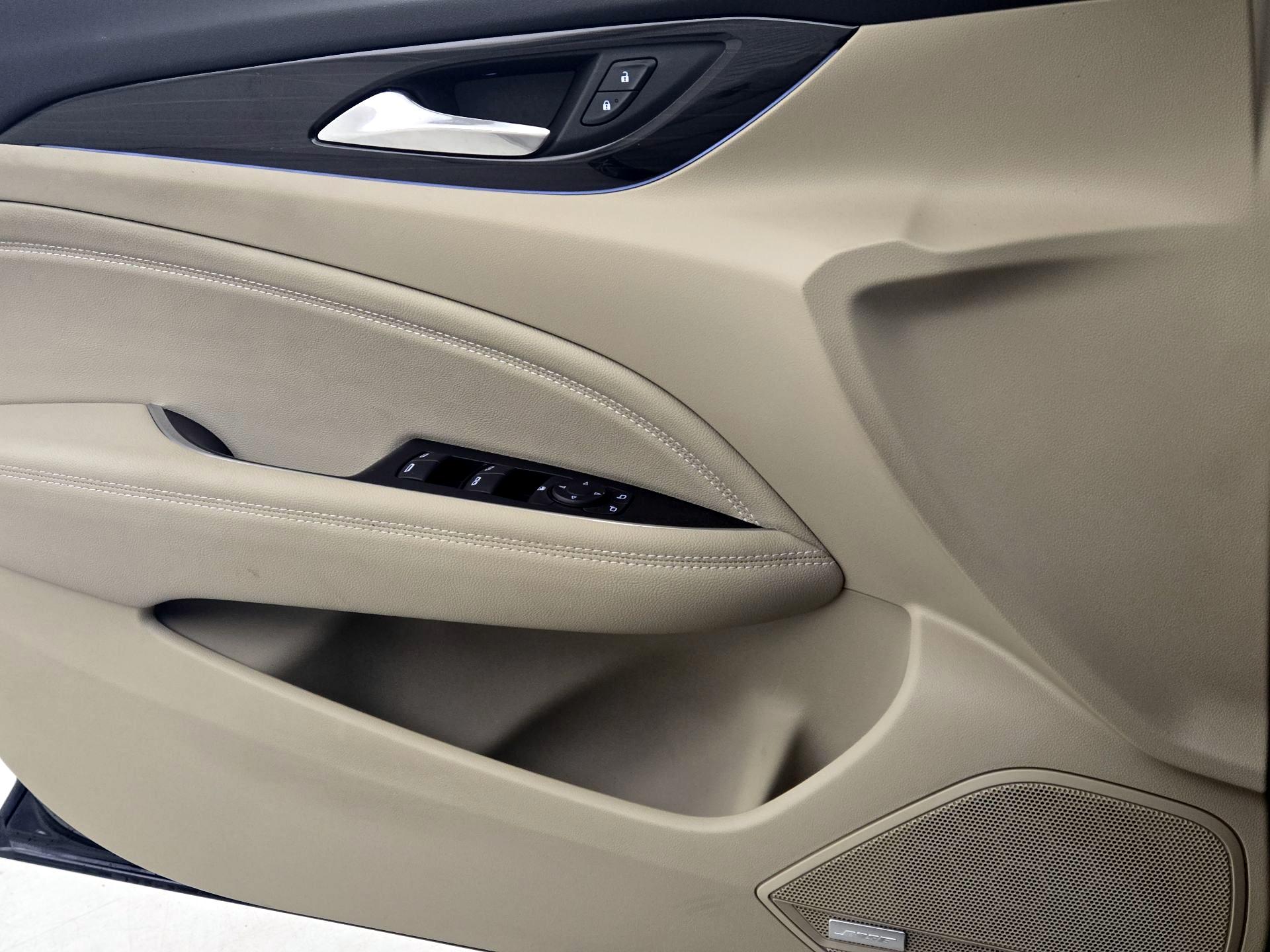 Thumbnail: 2019 Buick Regal - 12