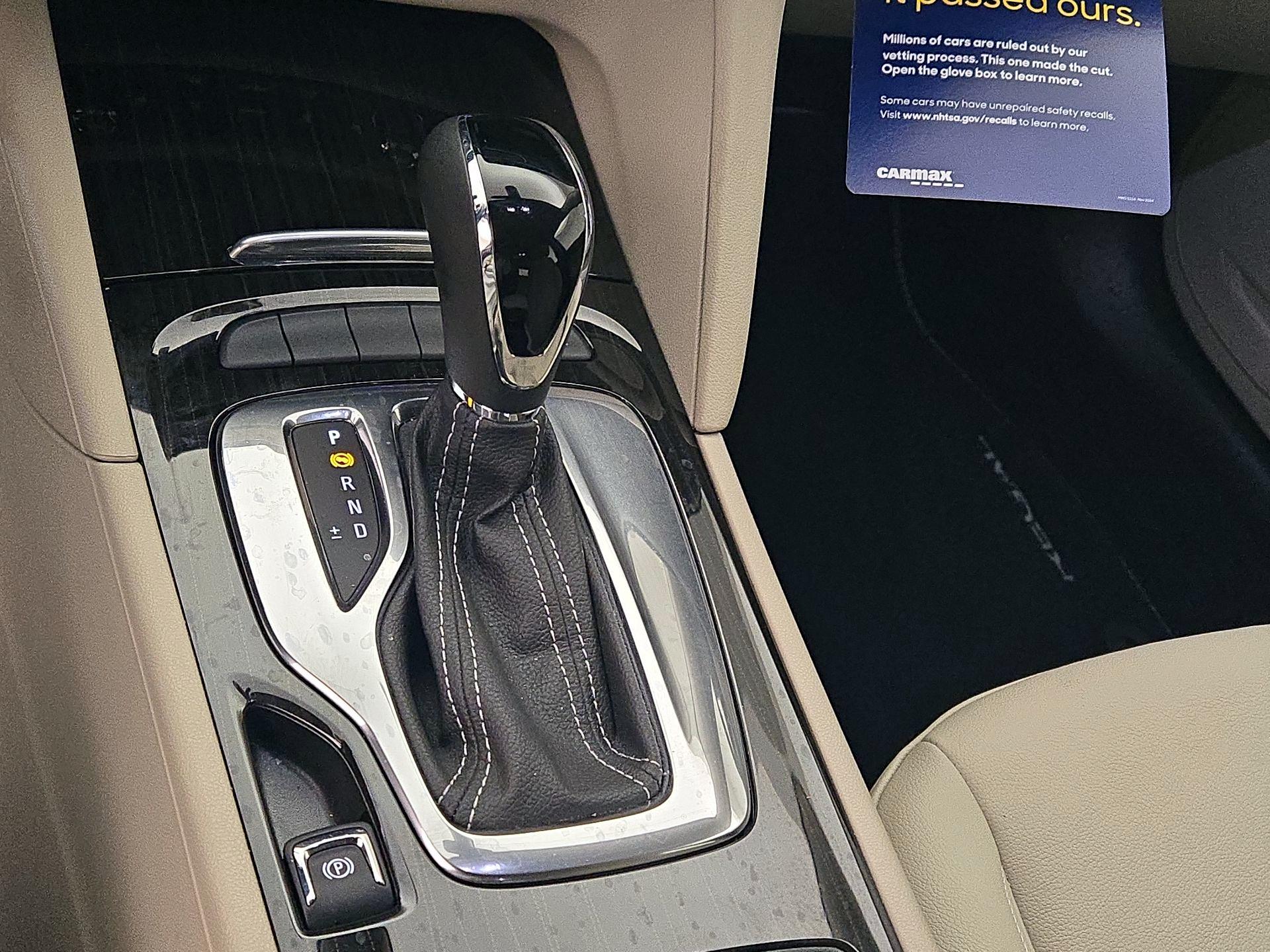 Thumbnail: 2019 Buick Regal - 18