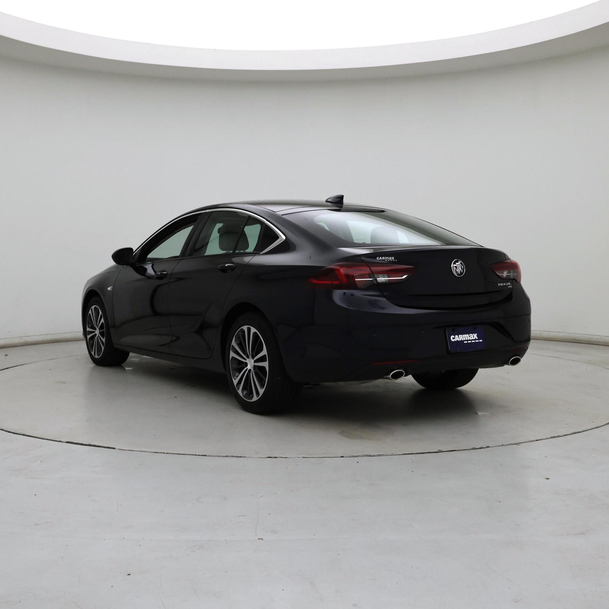 Thumbnail: 2019 Buick Regal - 2