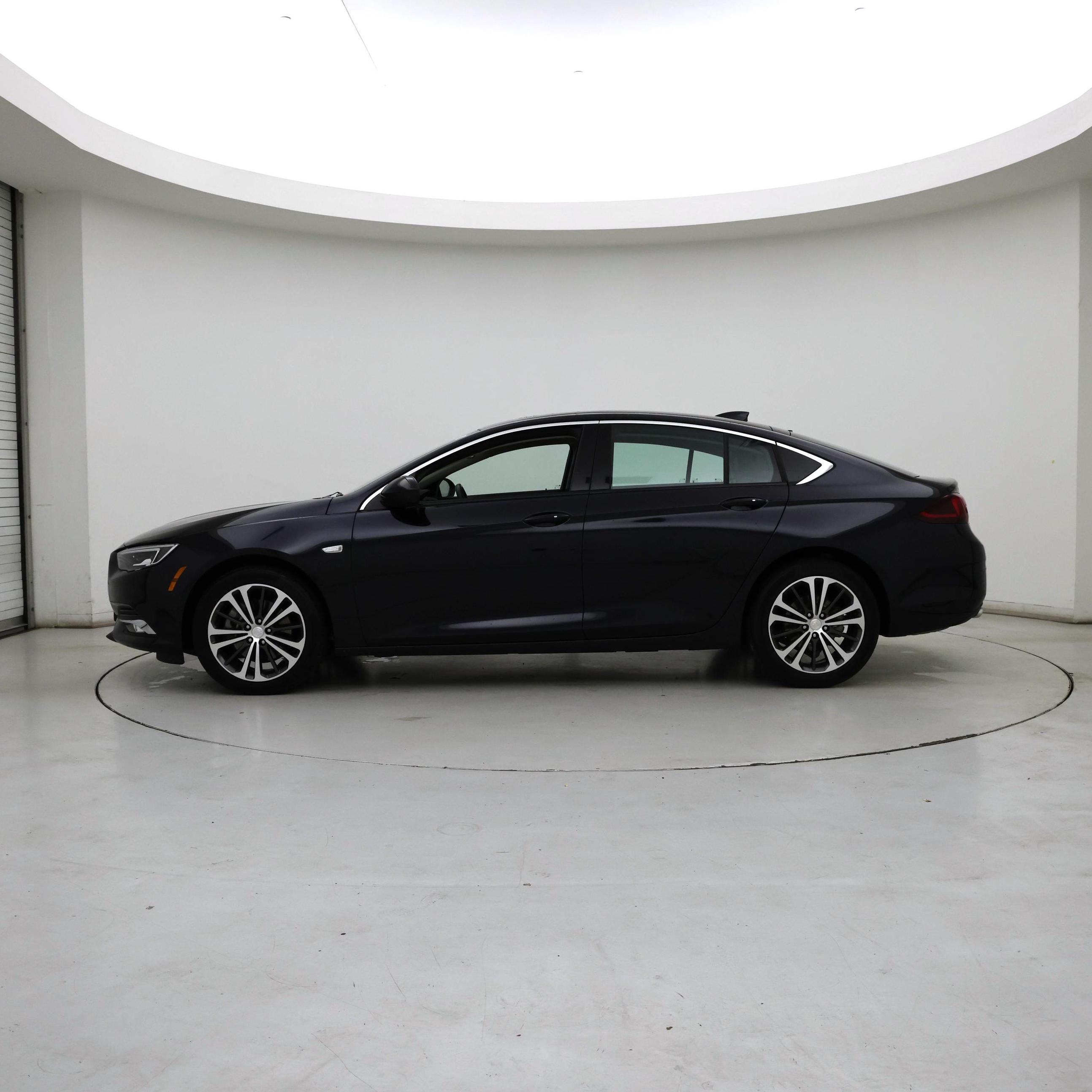Thumbnail: 2019 Buick Regal - 3