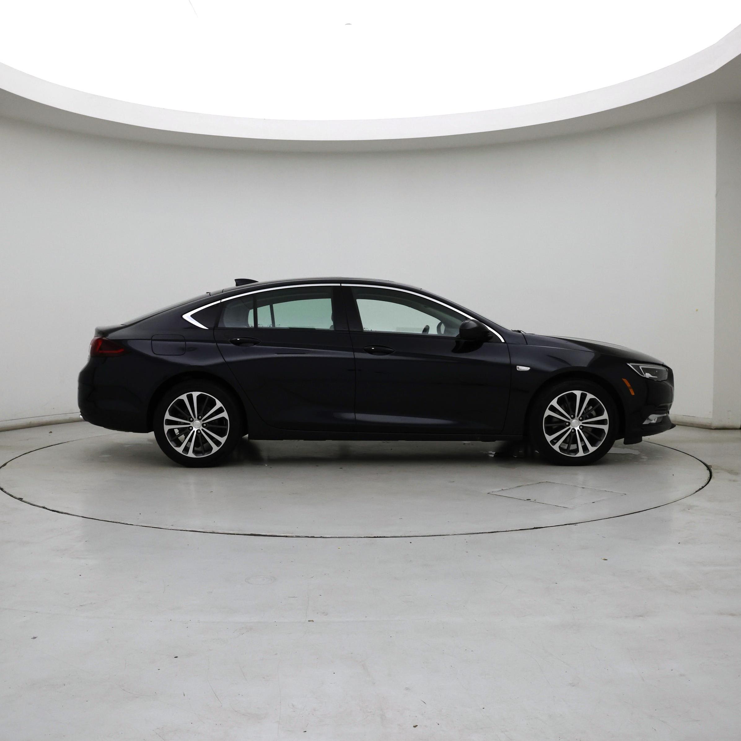 Thumbnail: 2019 Buick Regal - 7
