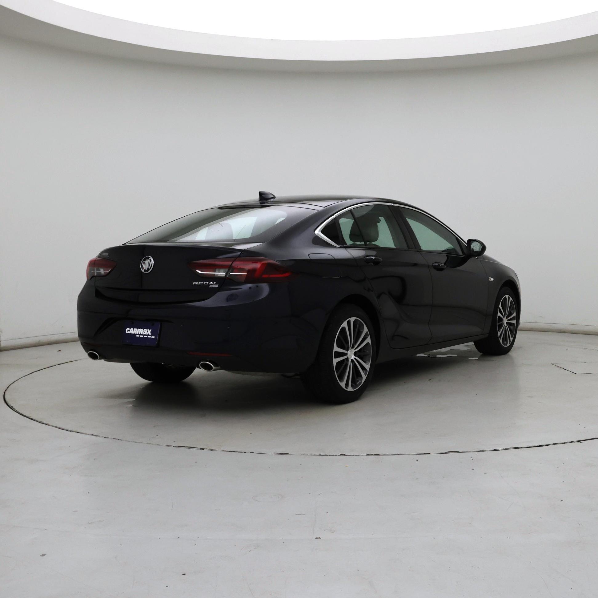Thumbnail: 2019 Buick Regal - 8