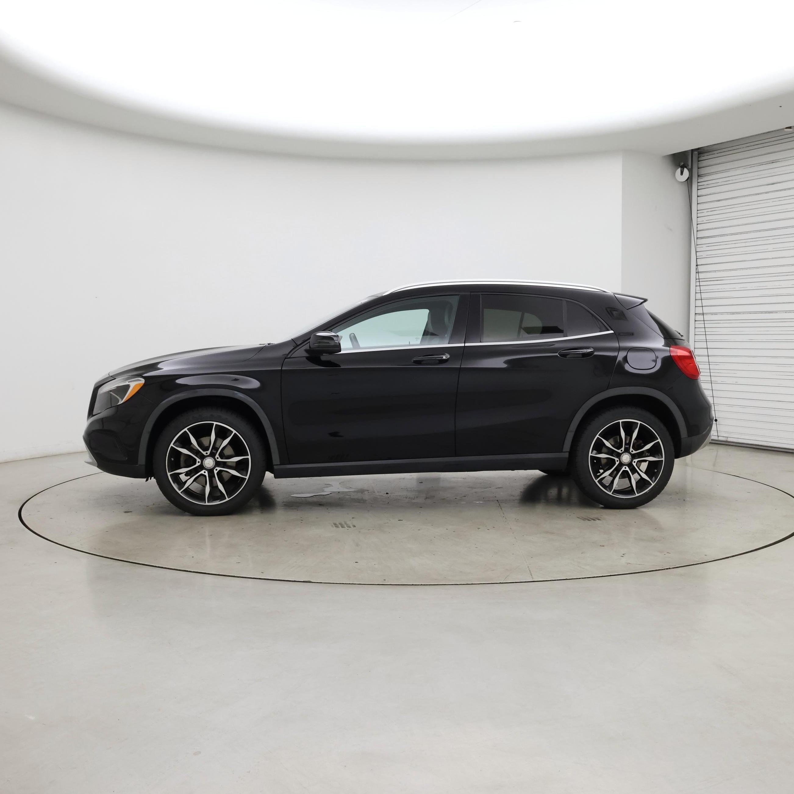 Thumbnail: 2017 Mercedes-Benz GLA - 3