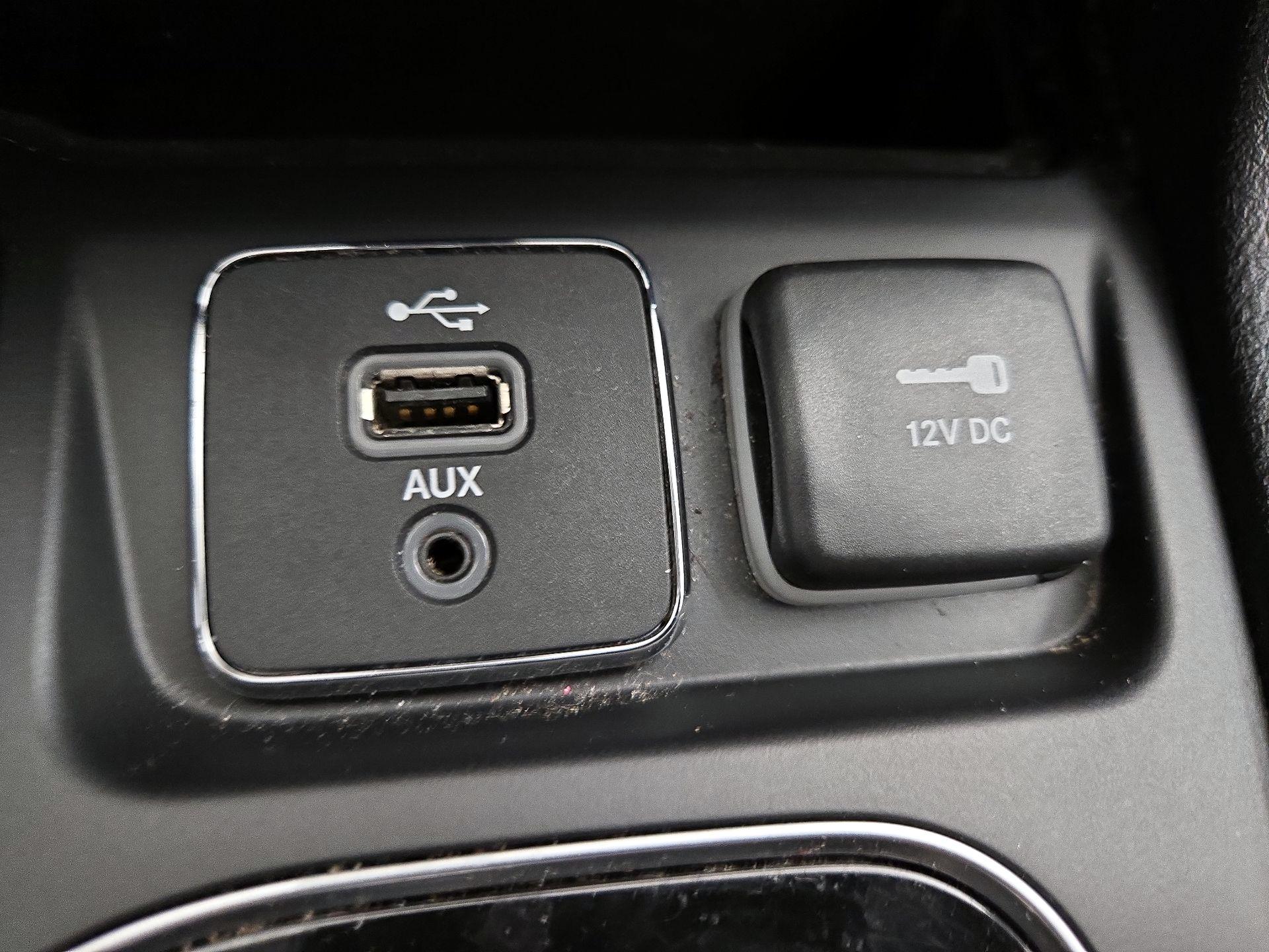 Thumbnail: 2019 Jeep Cherokee - 18