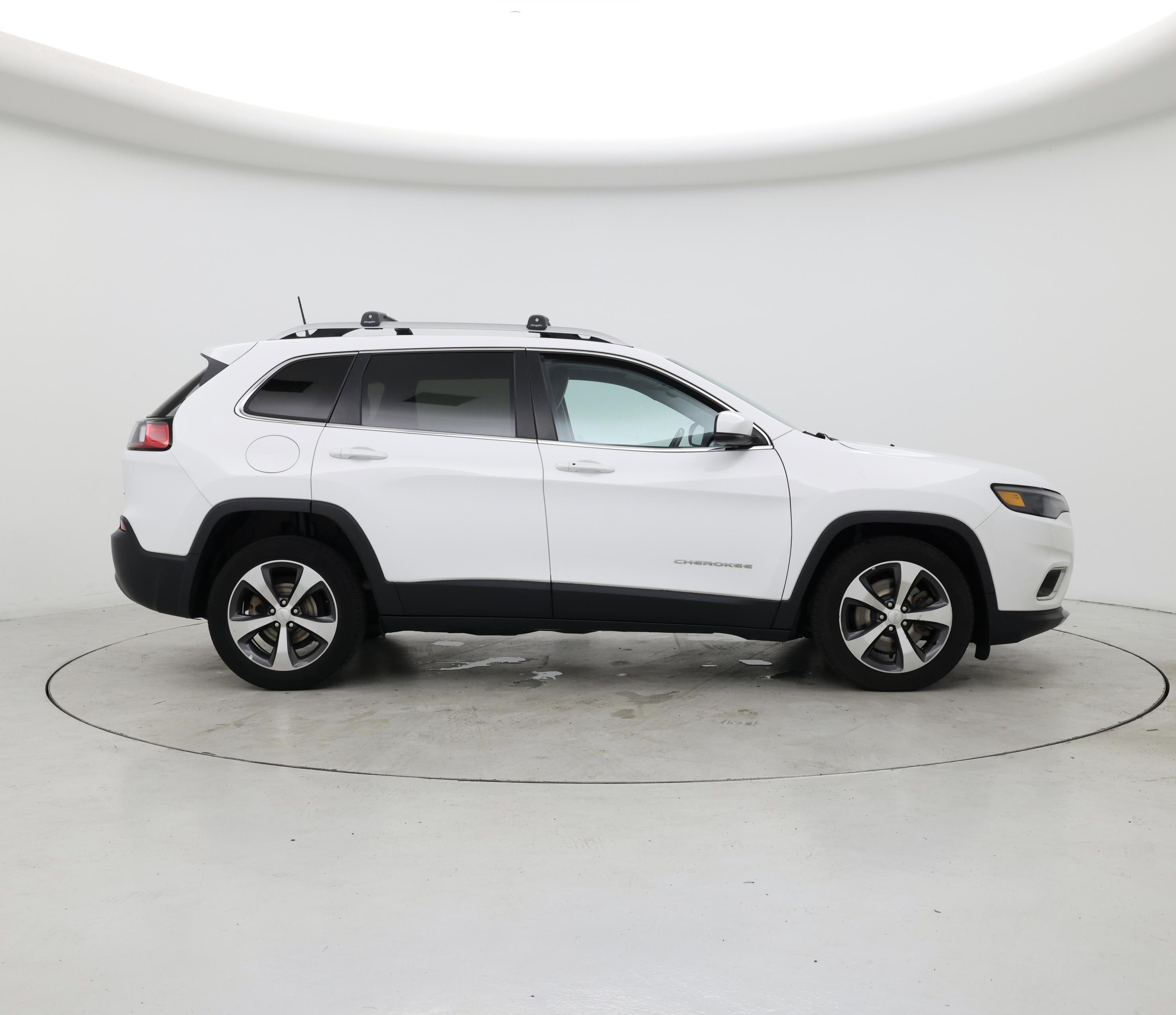 Thumbnail: 2019 Jeep Cherokee - 7
