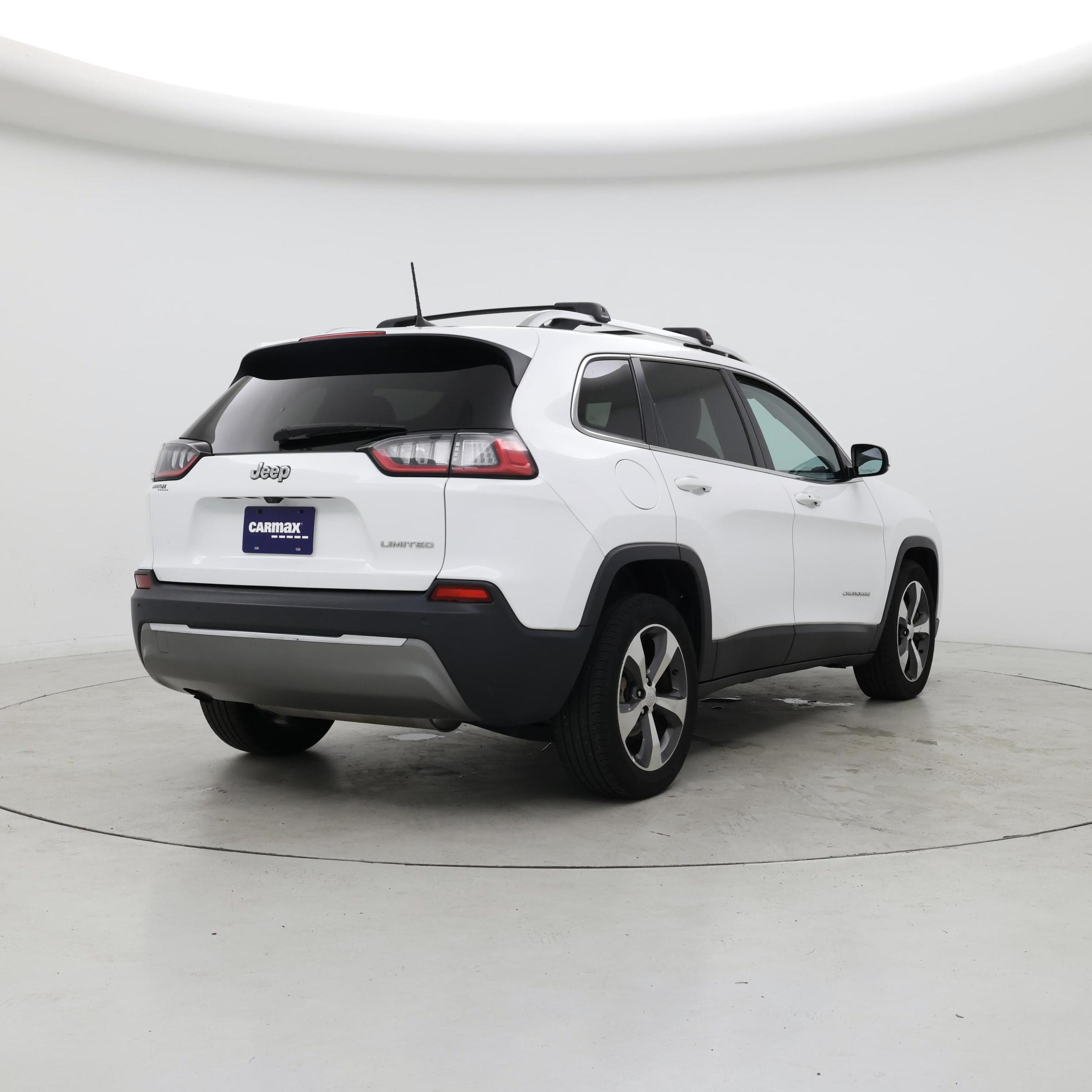 Thumbnail: 2019 Jeep Cherokee - 8