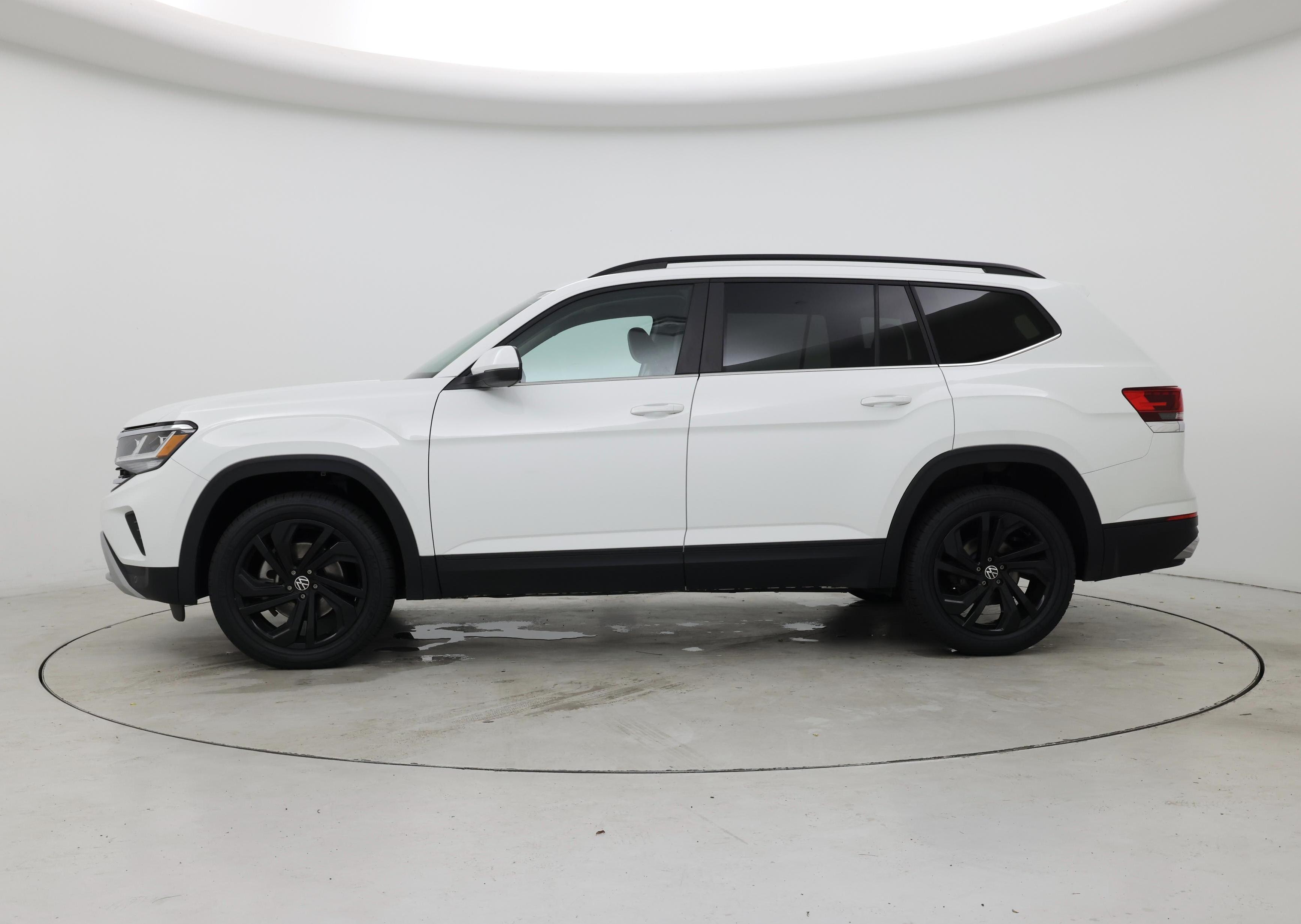 Thumbnail: 2022 Volkswagen Atlas - 3