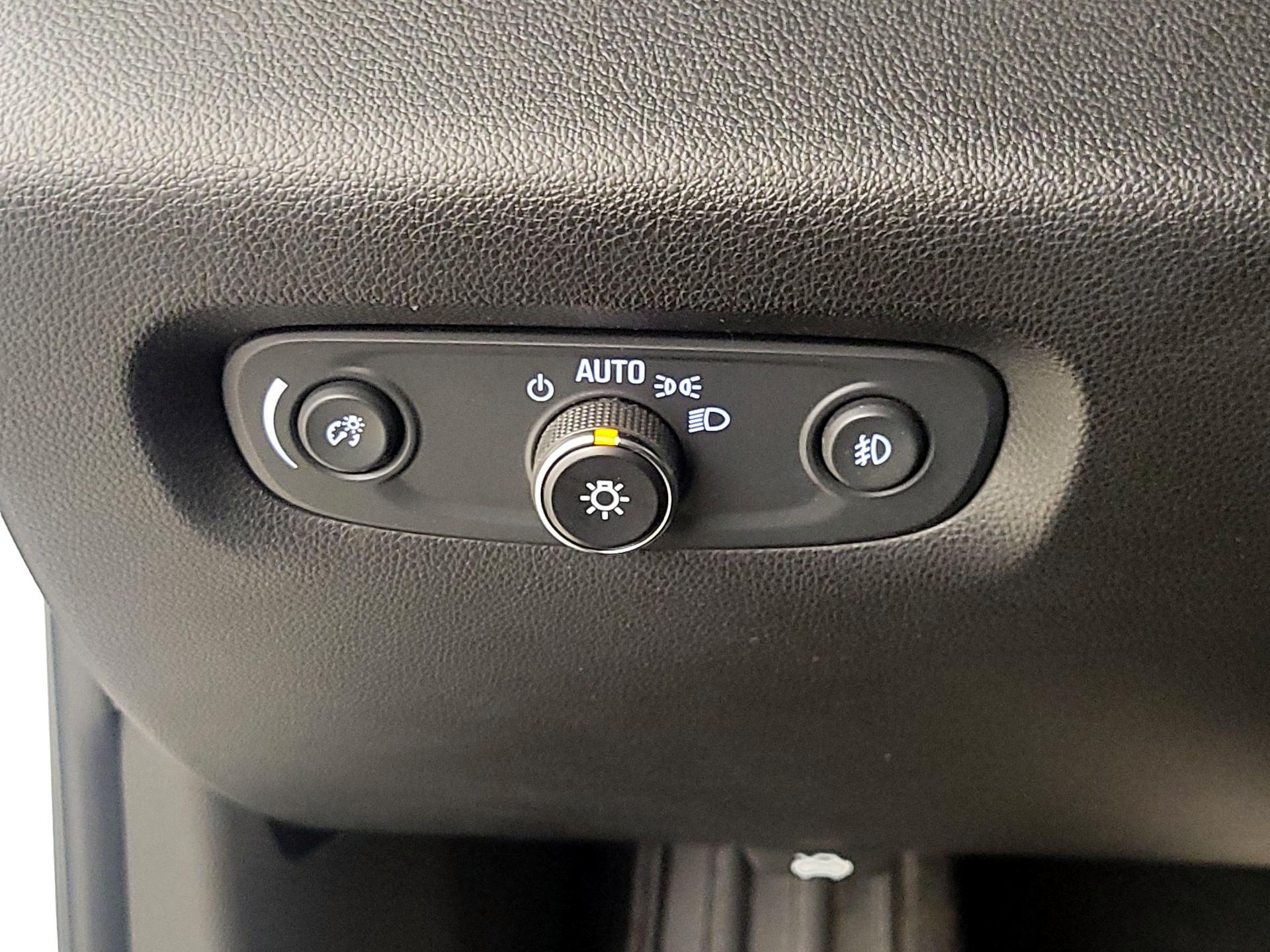 Thumbnail: 2019 Chevrolet Traverse - 13