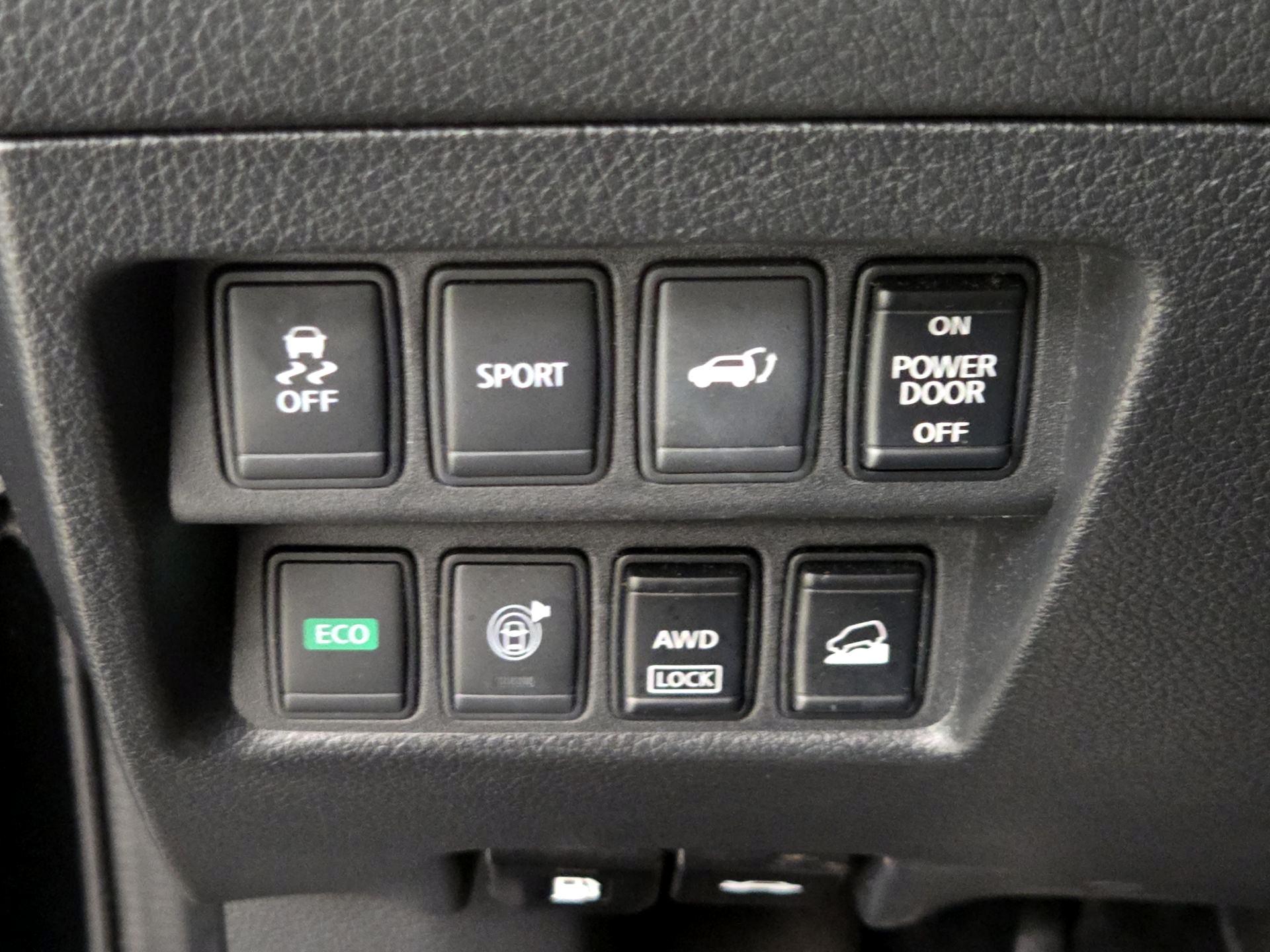 Thumbnail: 2016 Nissan Rogue - 13