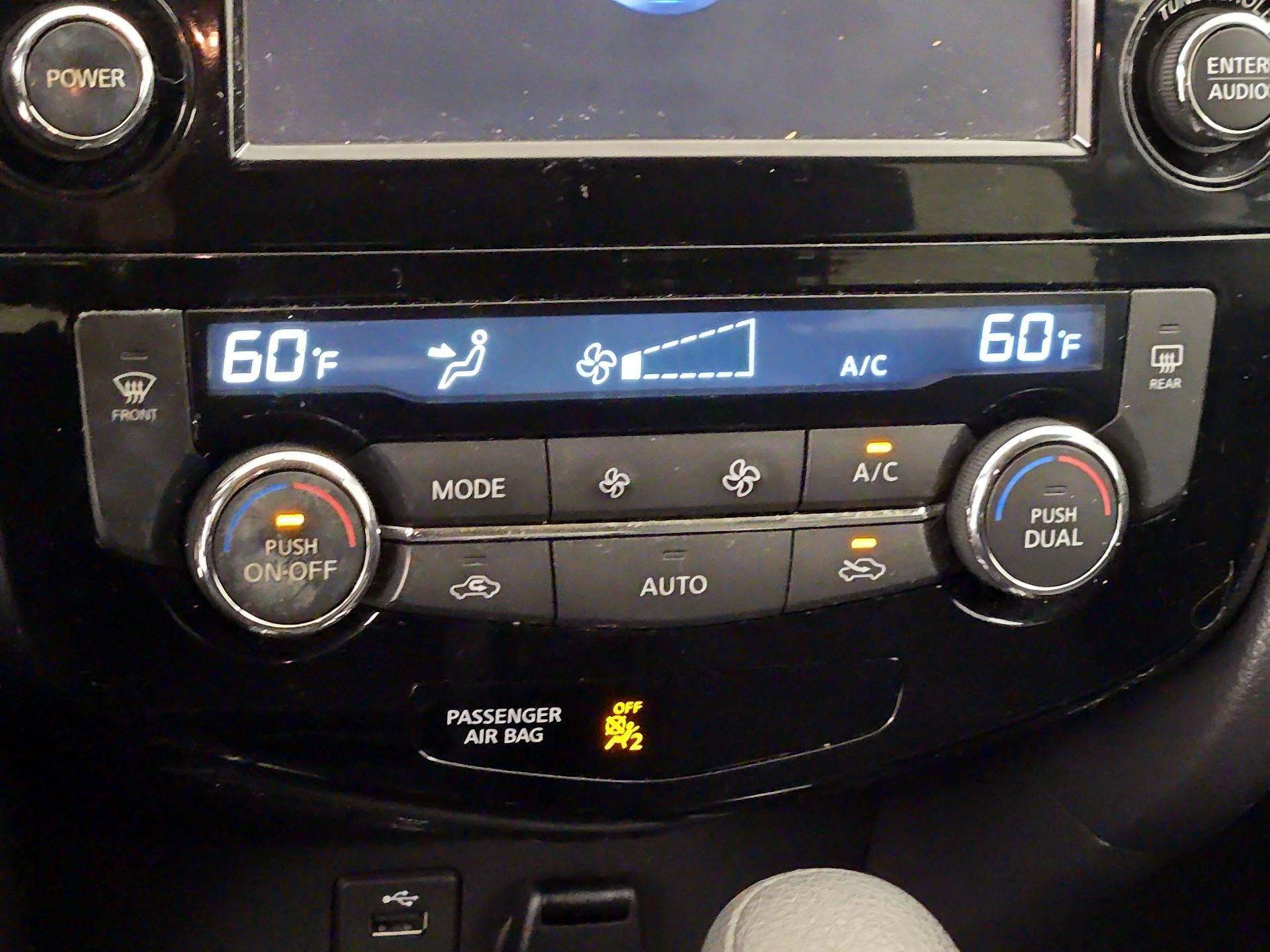 Thumbnail: 2016 Nissan Rogue - 17
