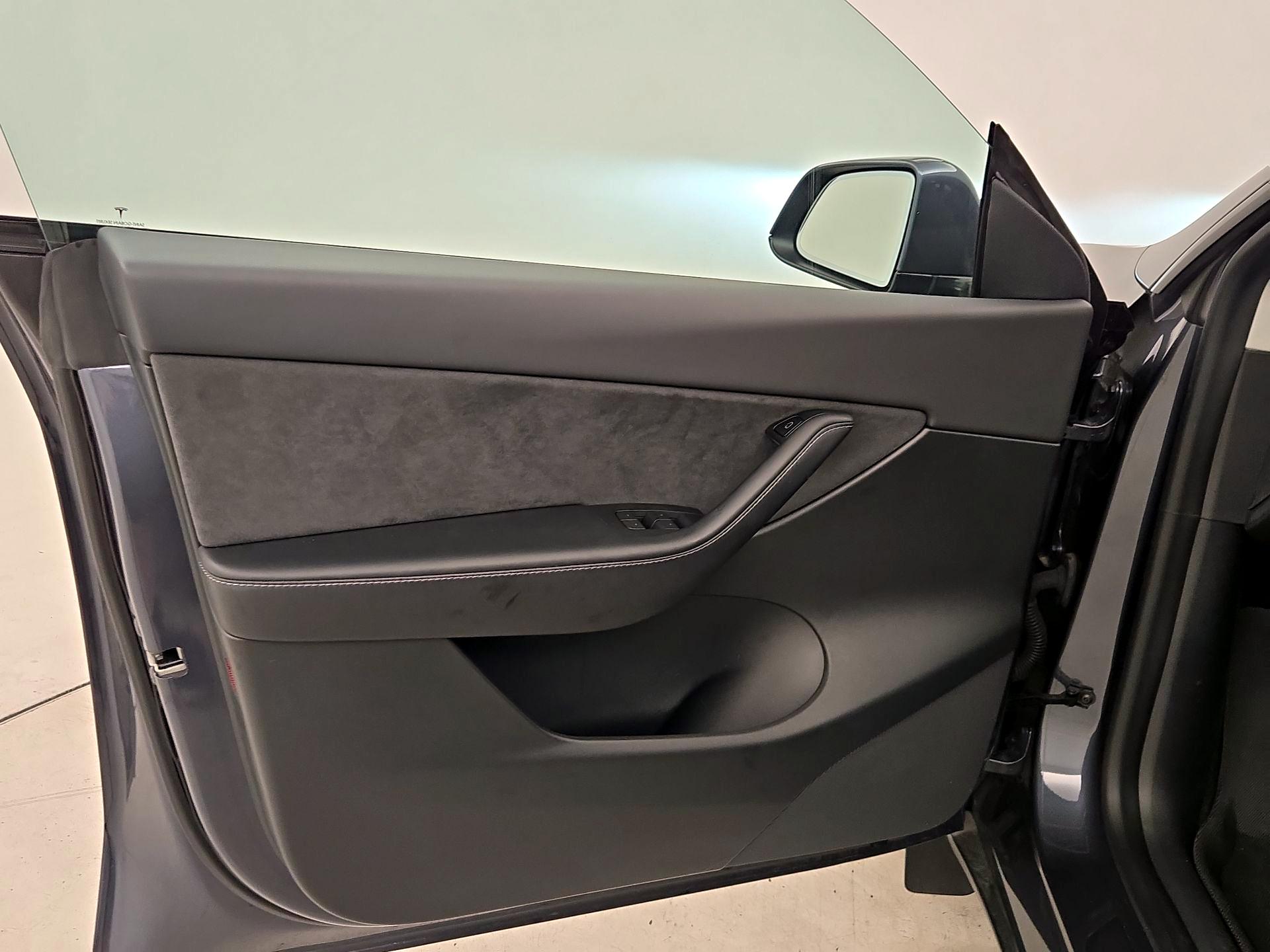 Thumbnail: 2021 Tesla Model Y - 12