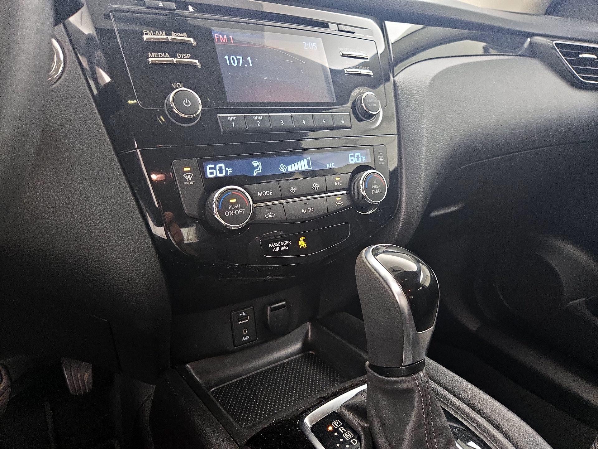 Thumbnail: 2017 Nissan Rogue Sport - 16