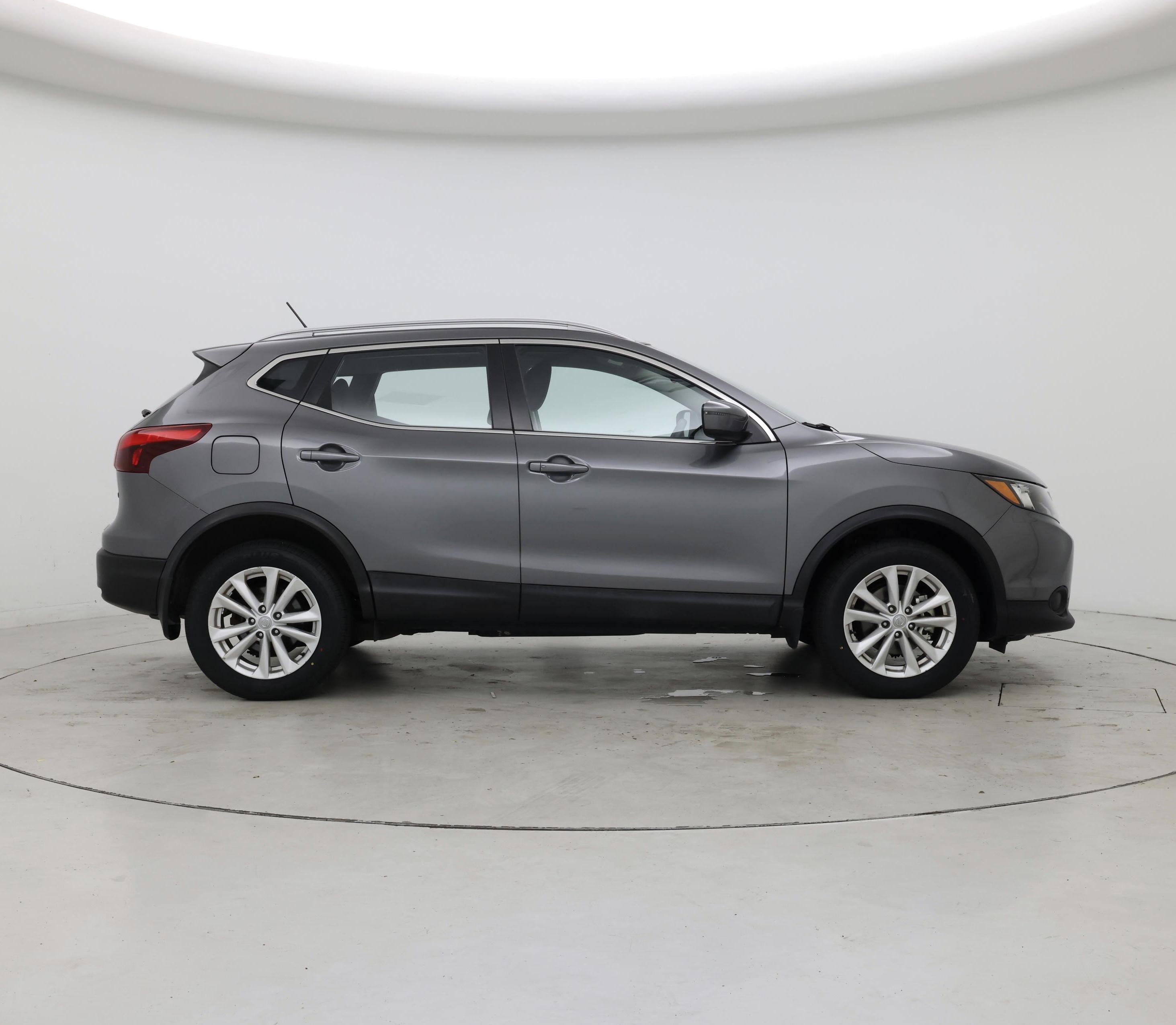 Thumbnail: 2017 Nissan Rogue Sport - 7