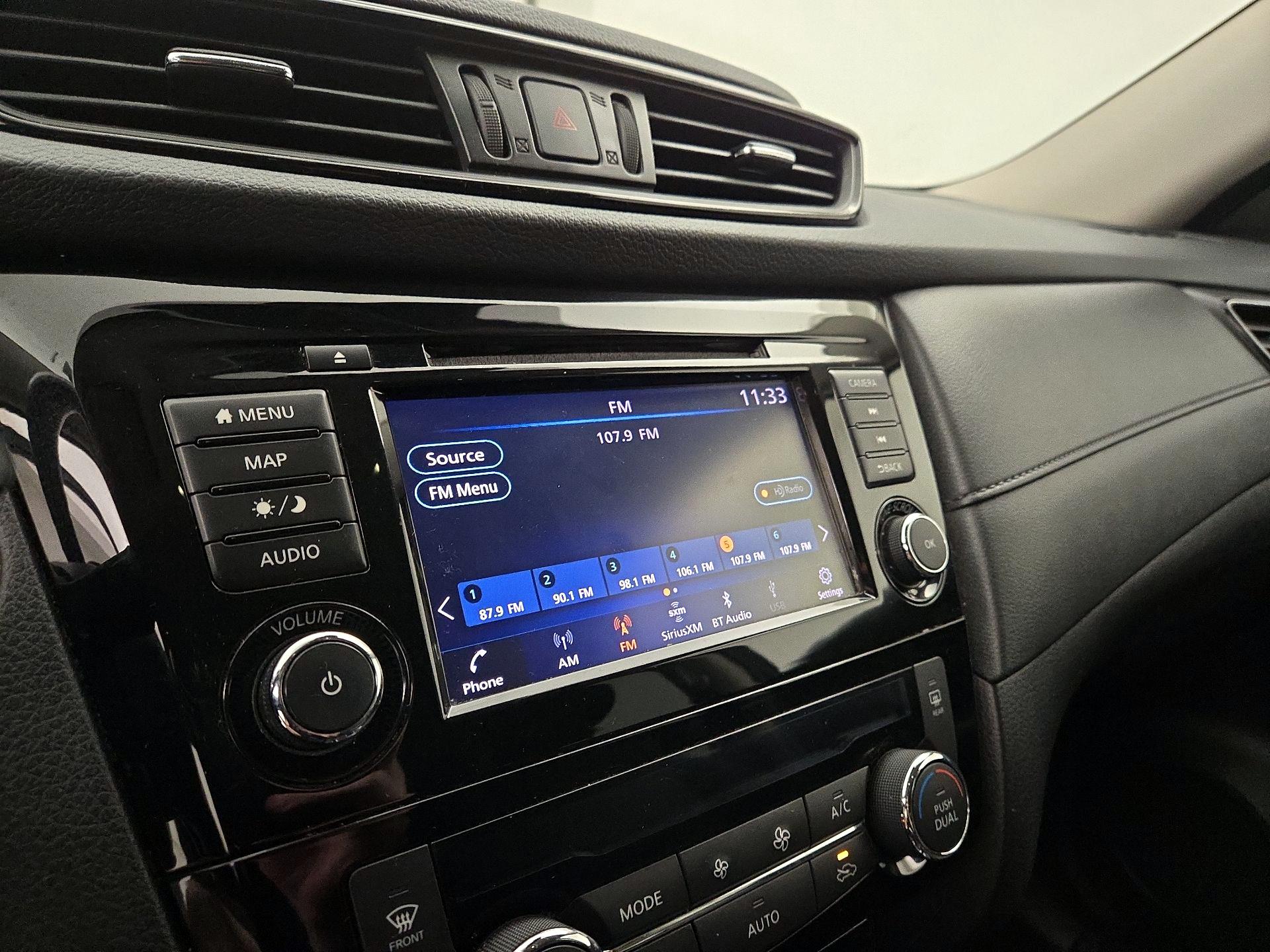 Thumbnail: 2019 Nissan Rogue - 16