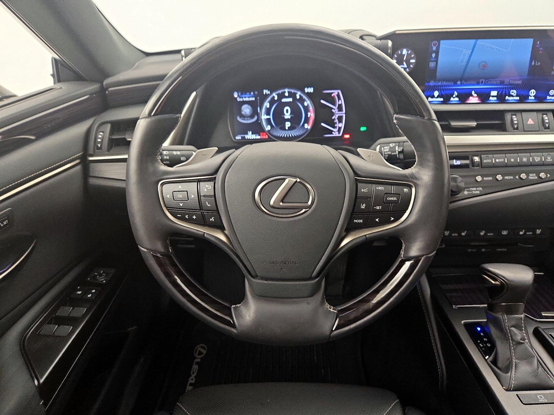 Thumbnail: 2019 Lexus ES - 10