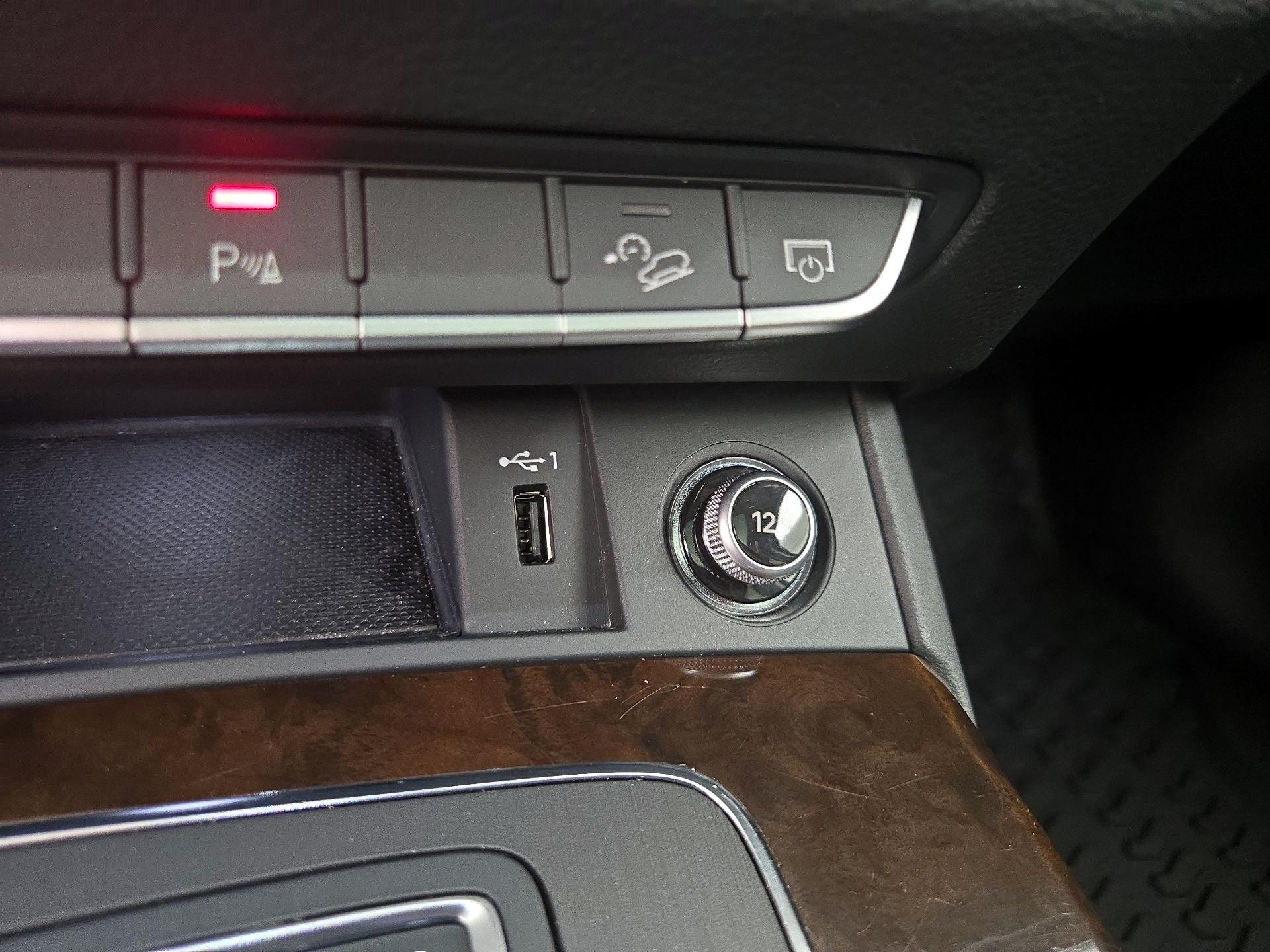Thumbnail: 2019 Audi Q5 - 19