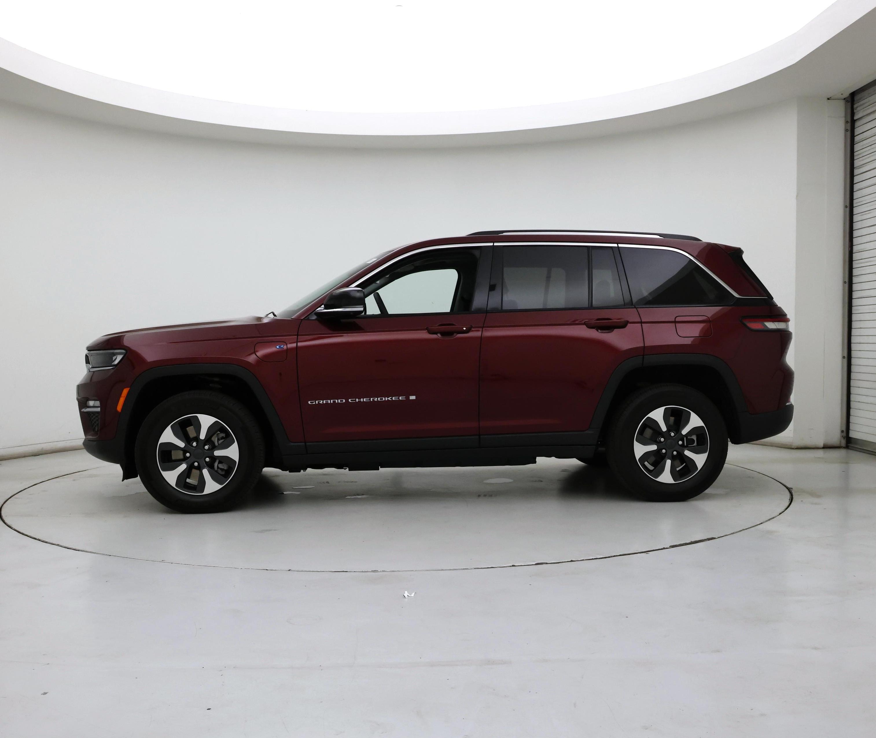 Thumbnail: 2023 Jeep Grand Cherokee - 3