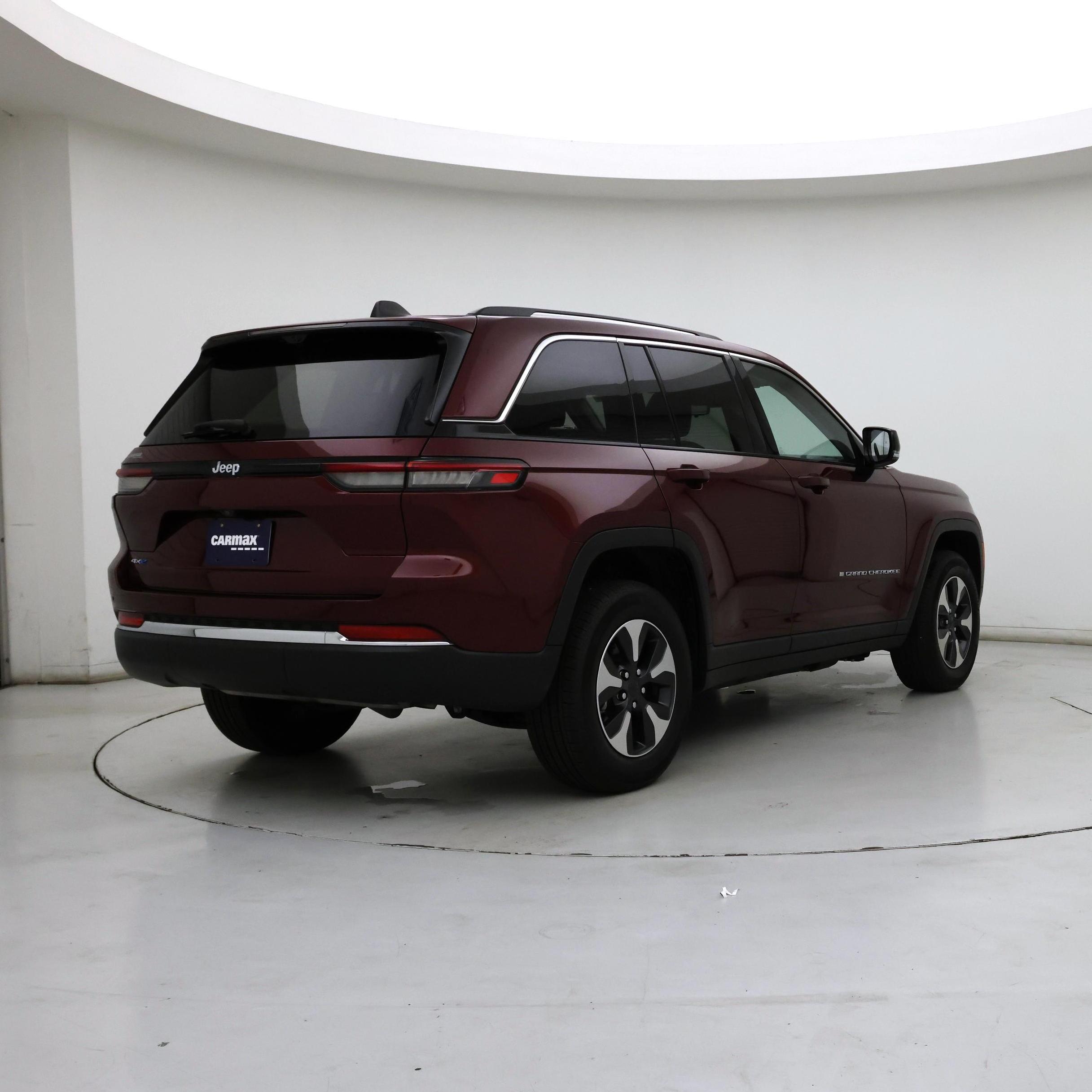 Thumbnail: 2023 Jeep Grand Cherokee - 8