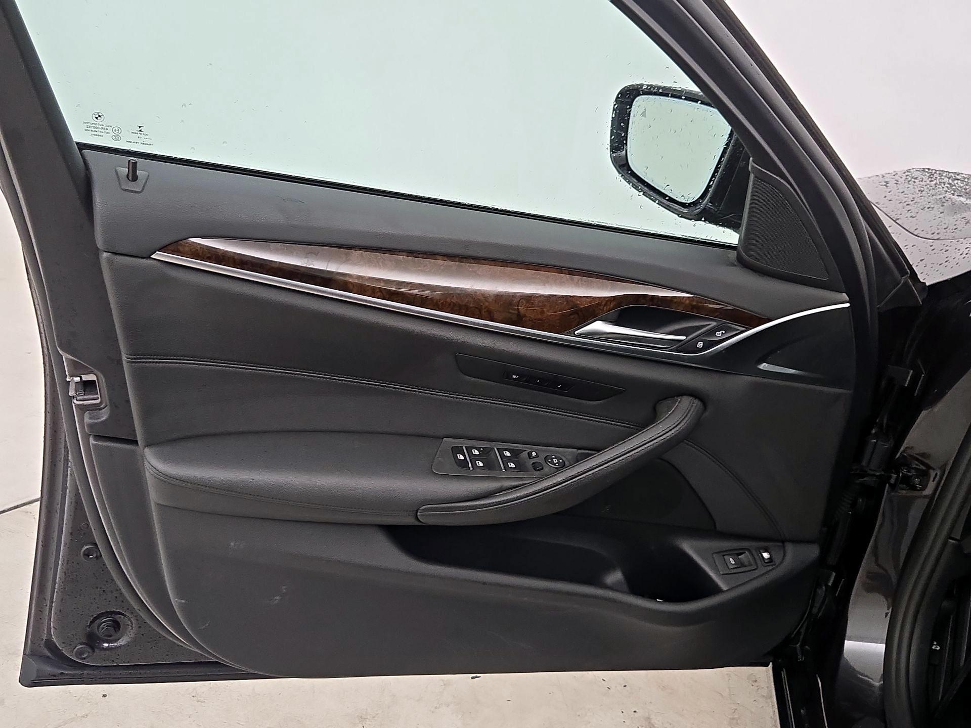 Thumbnail: 2019 BMW 5 Series - 12