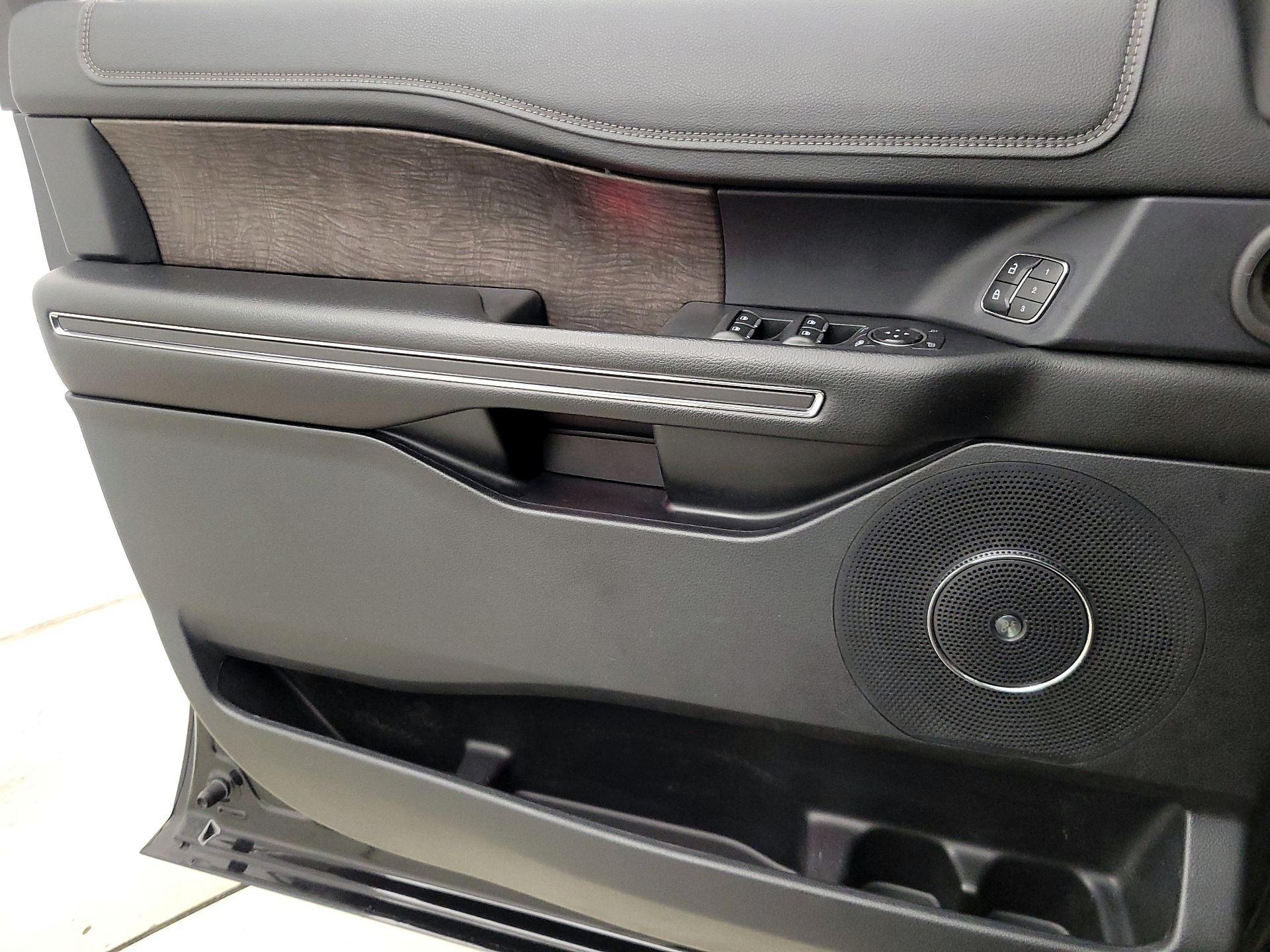 Thumbnail: 2019 Ford Expedition - 12