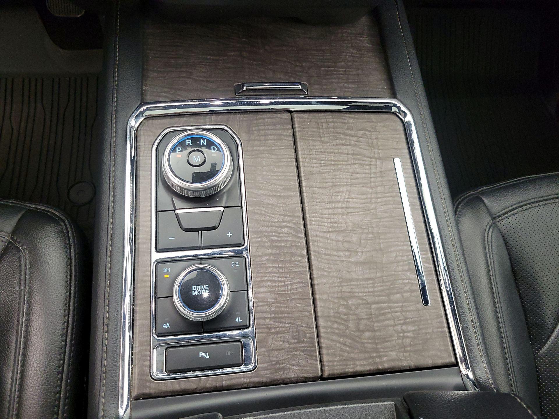 Thumbnail: 2019 Ford Expedition - 18