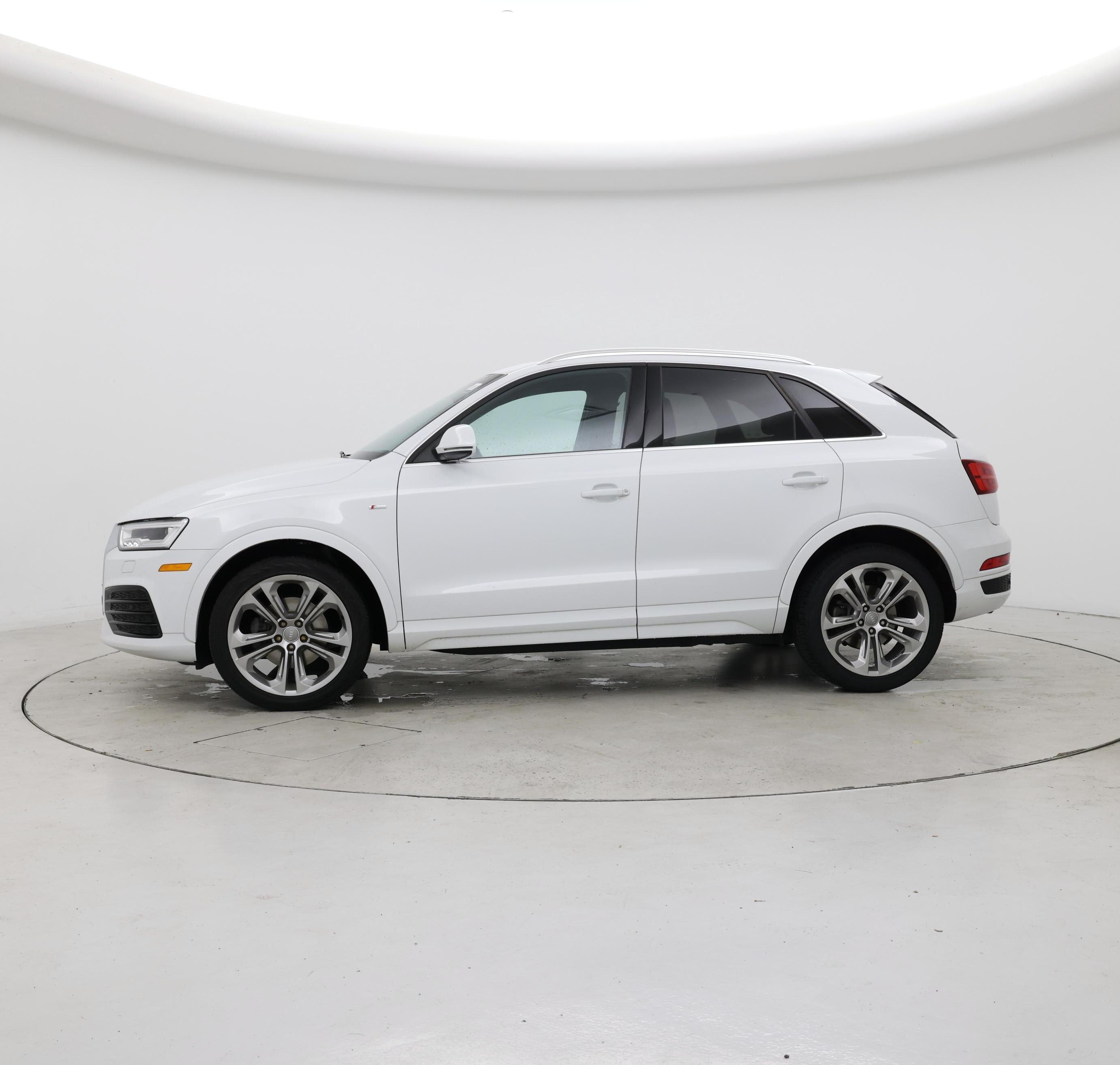 Thumbnail: 2017 Audi Q3 - 3