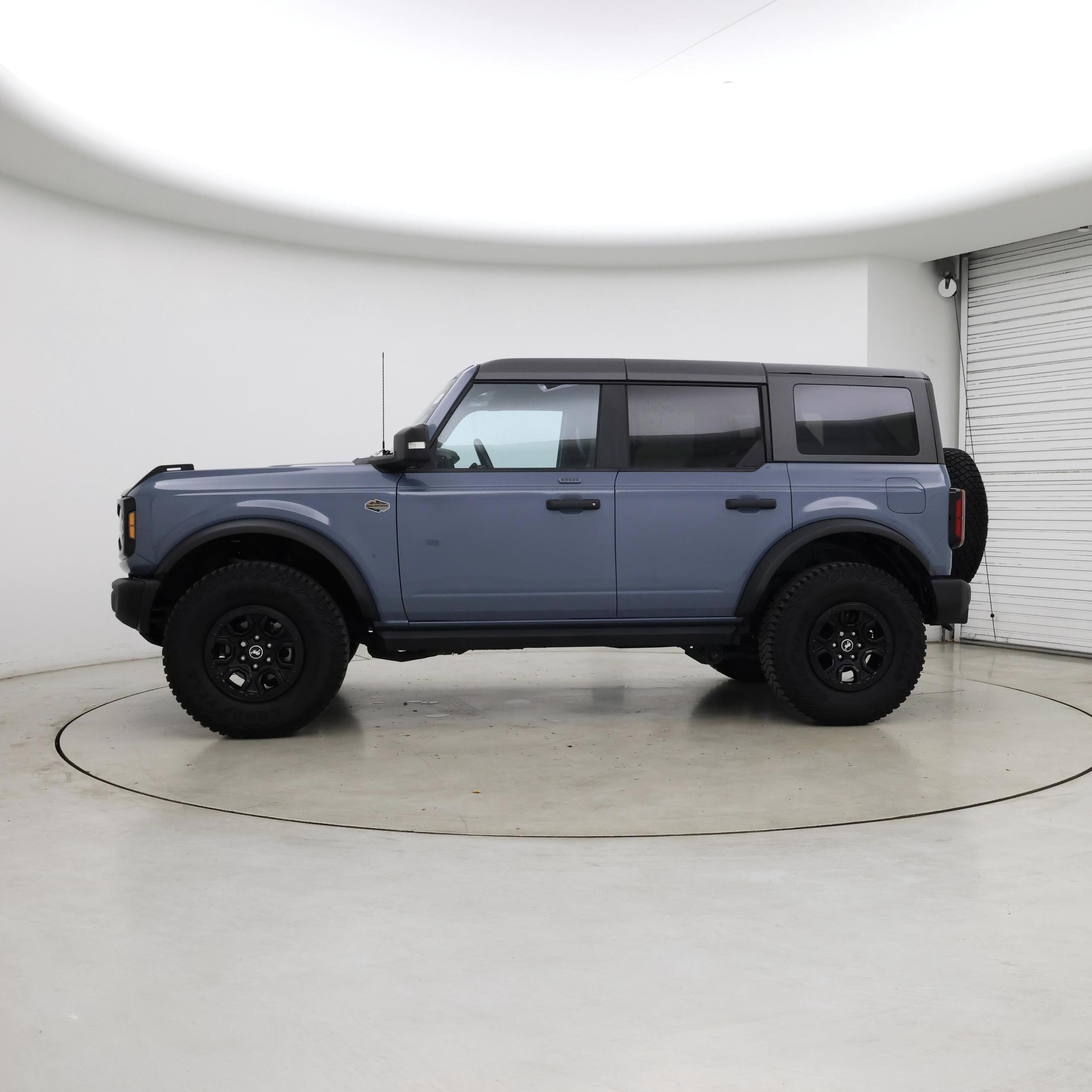 Thumbnail: 2023 Ford Bronco - 3