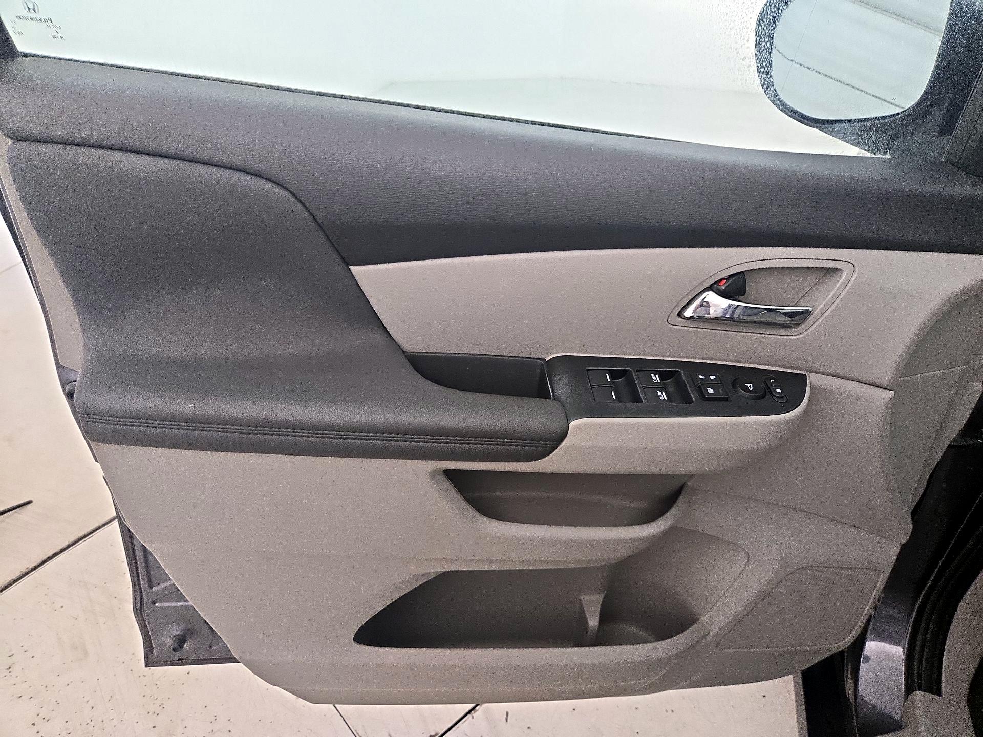 Thumbnail: 2016 Honda Odyssey - 12