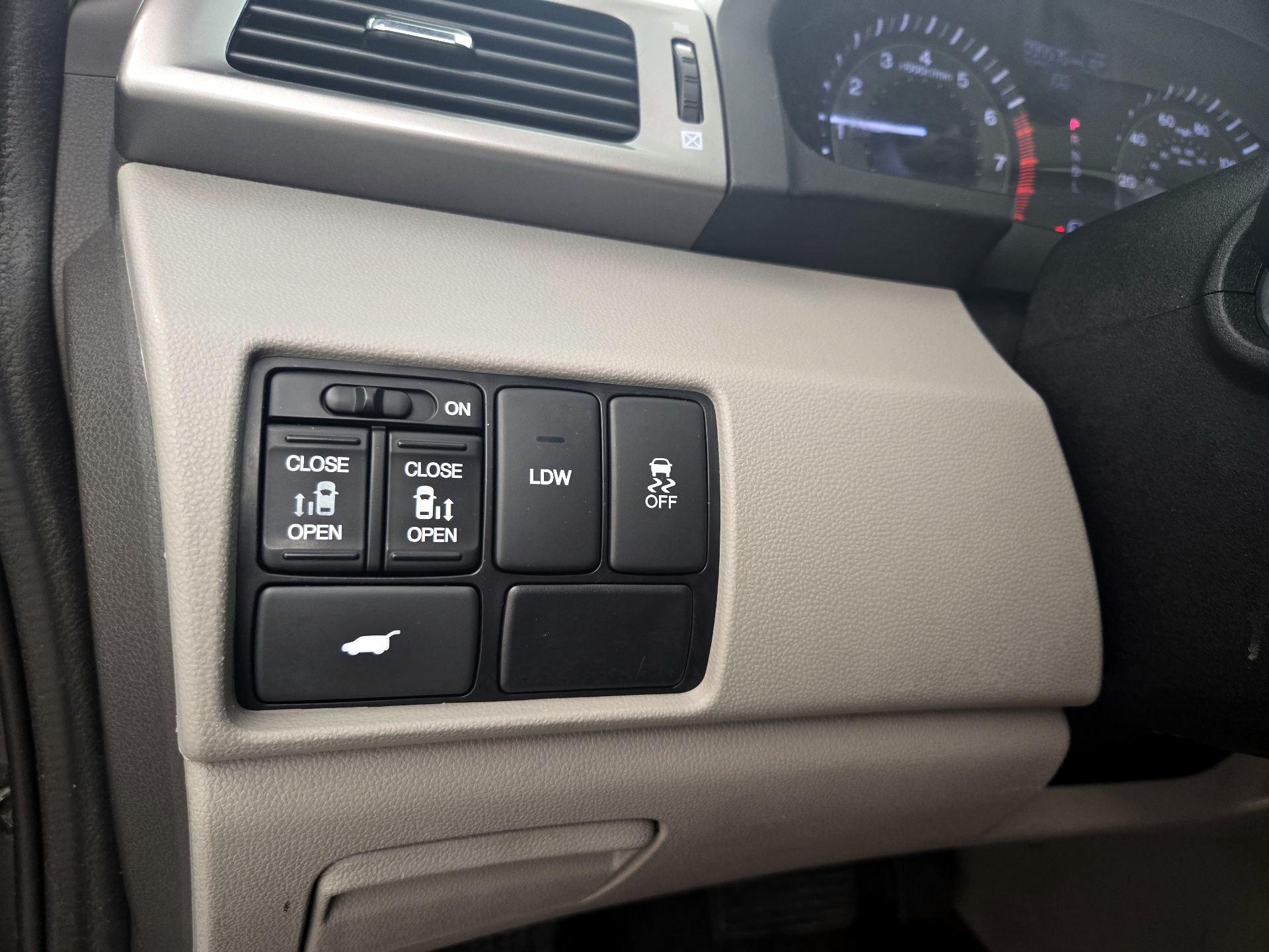 Thumbnail: 2016 Honda Odyssey - 13