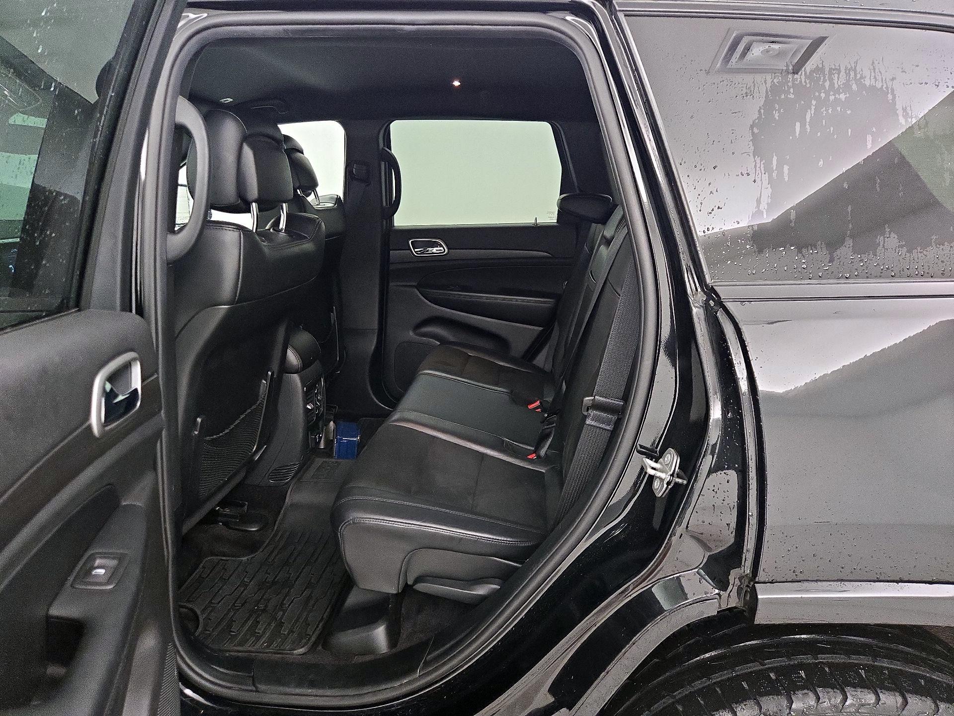 Thumbnail: 2018 Jeep Grand Cherokee - 20