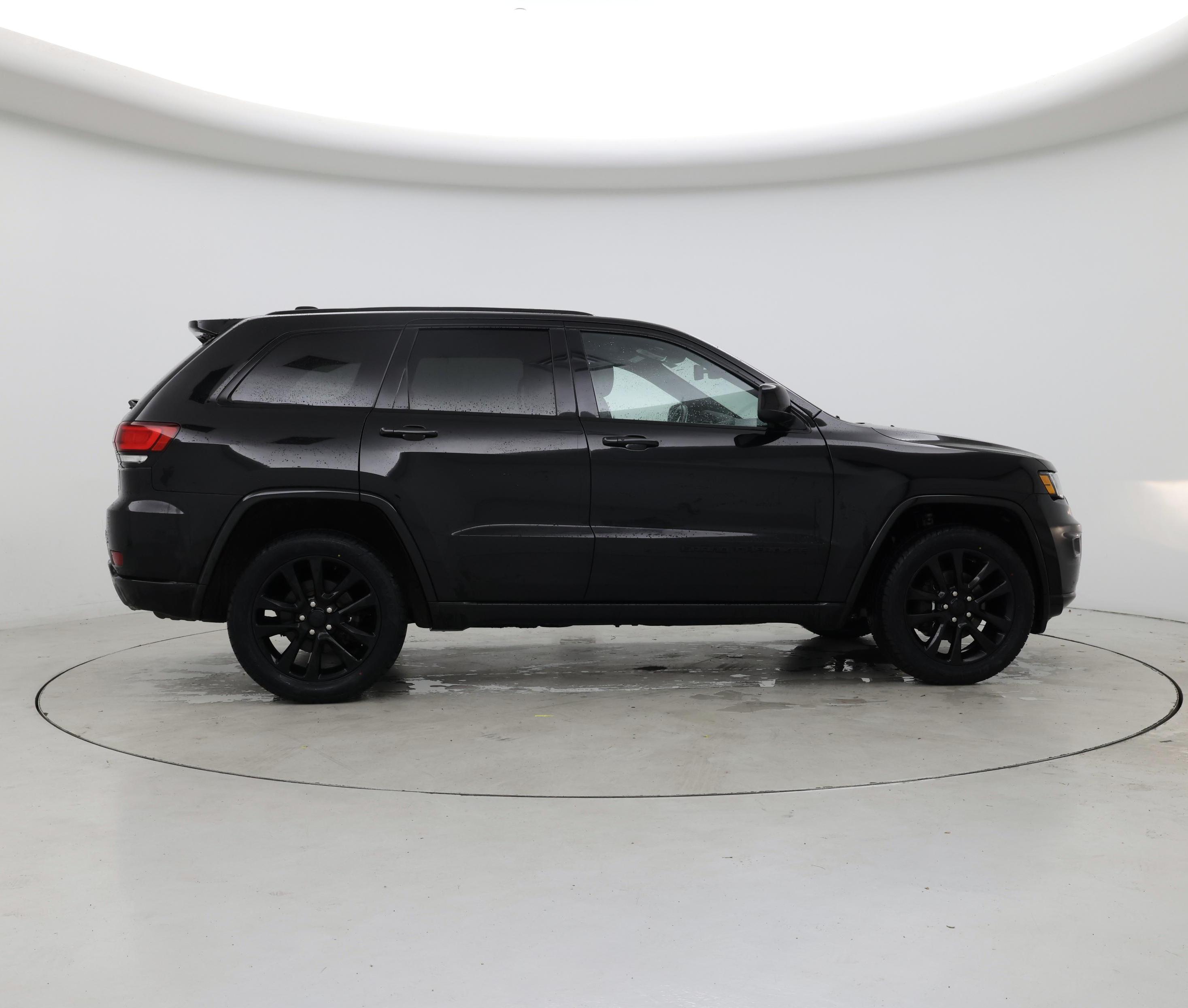 Thumbnail: 2018 Jeep Grand Cherokee - 7