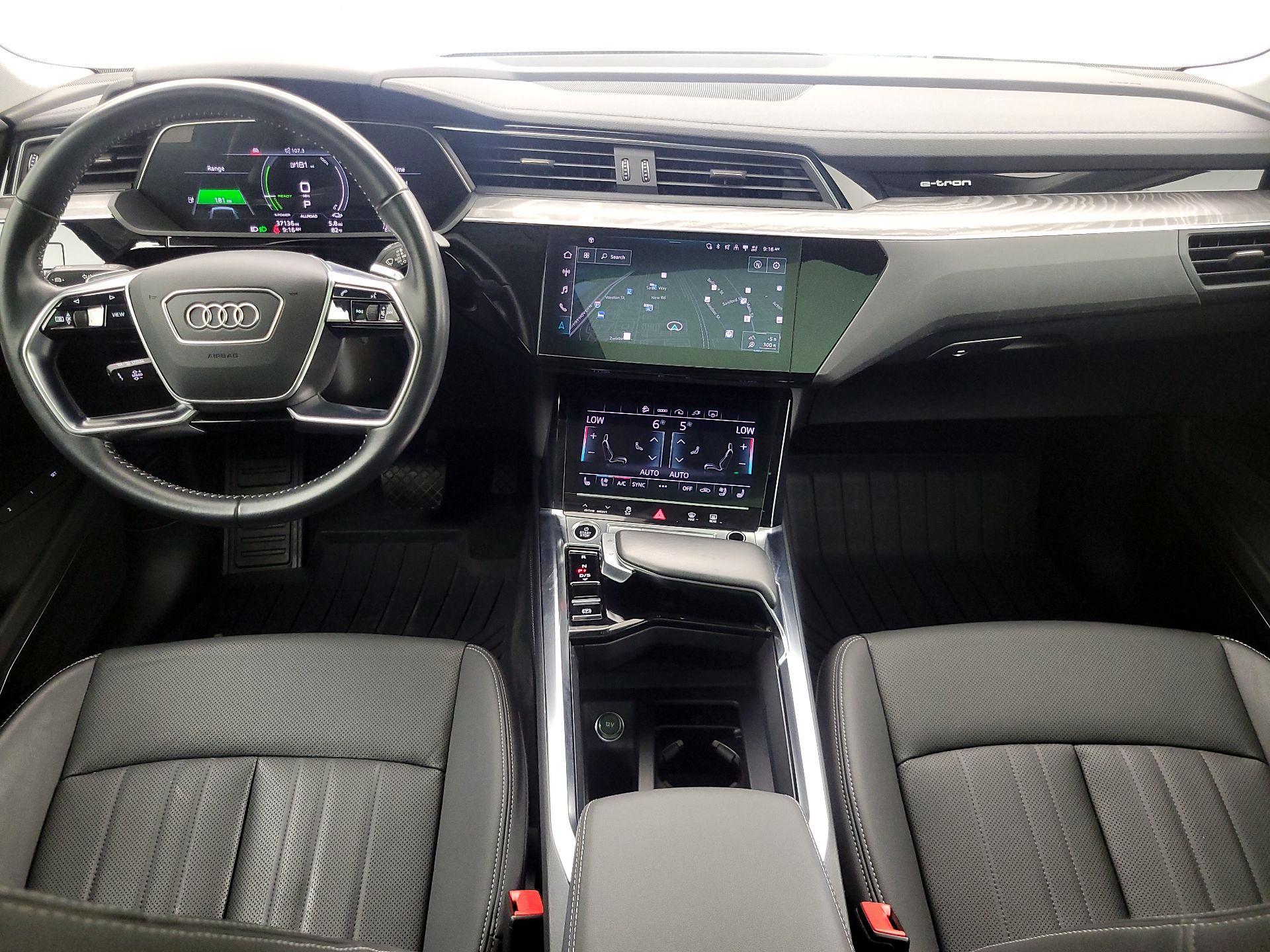 Thumbnail: 2021 Audi e-tron S - 9