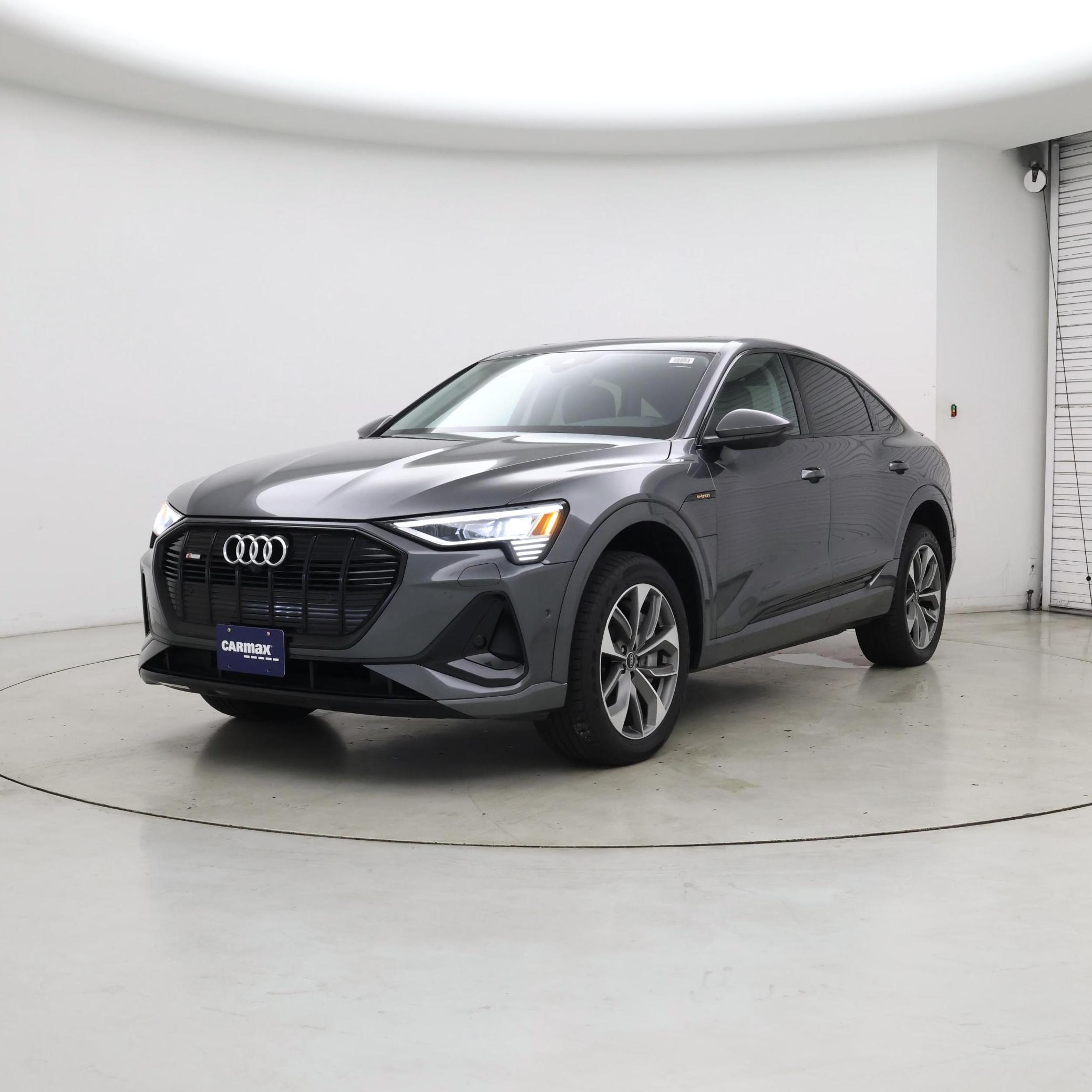 Thumbnail: 2021 Audi e-tron S - 4