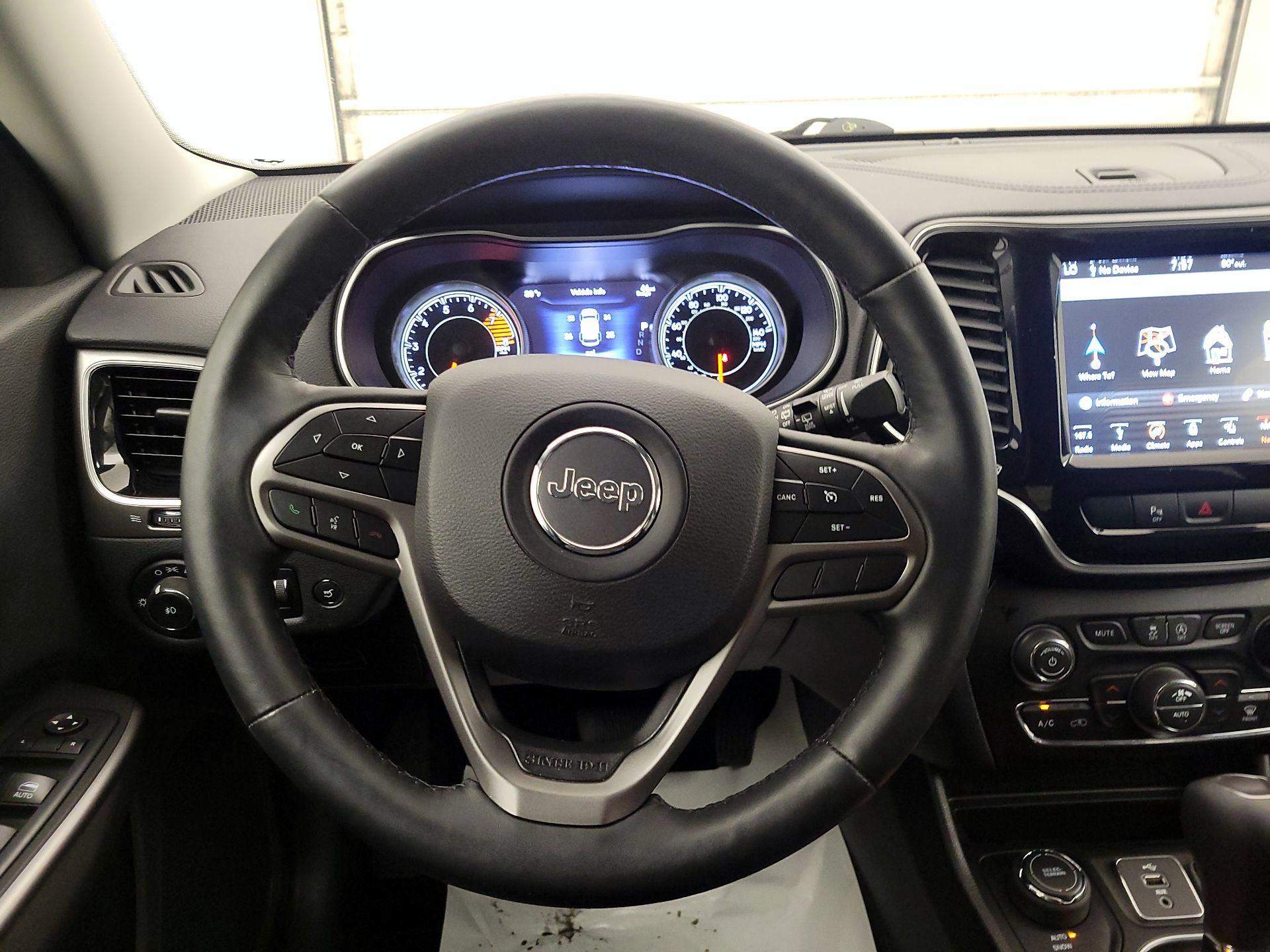 Thumbnail: 2019 Jeep Cherokee - 10