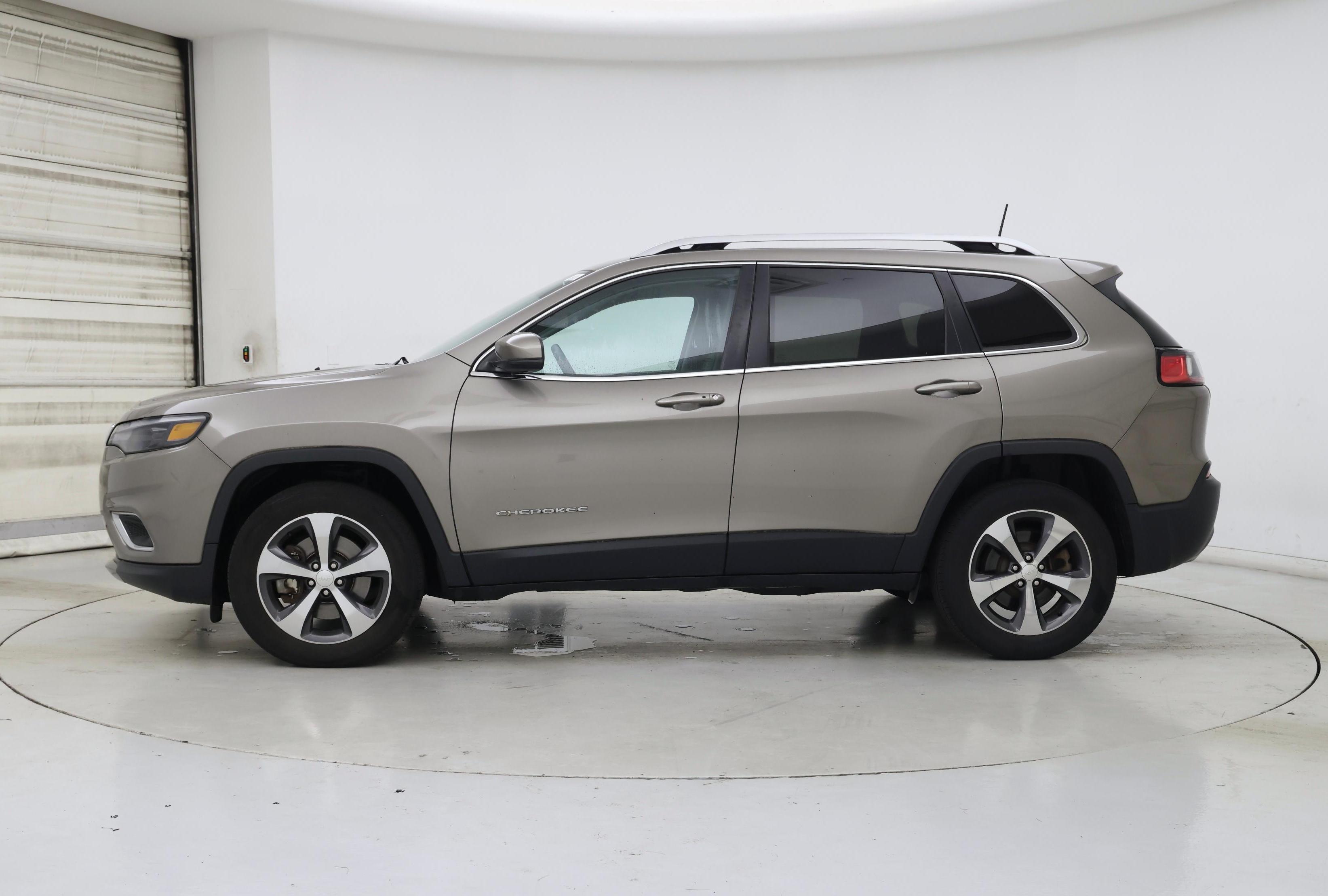 Thumbnail: 2019 Jeep Cherokee - 3