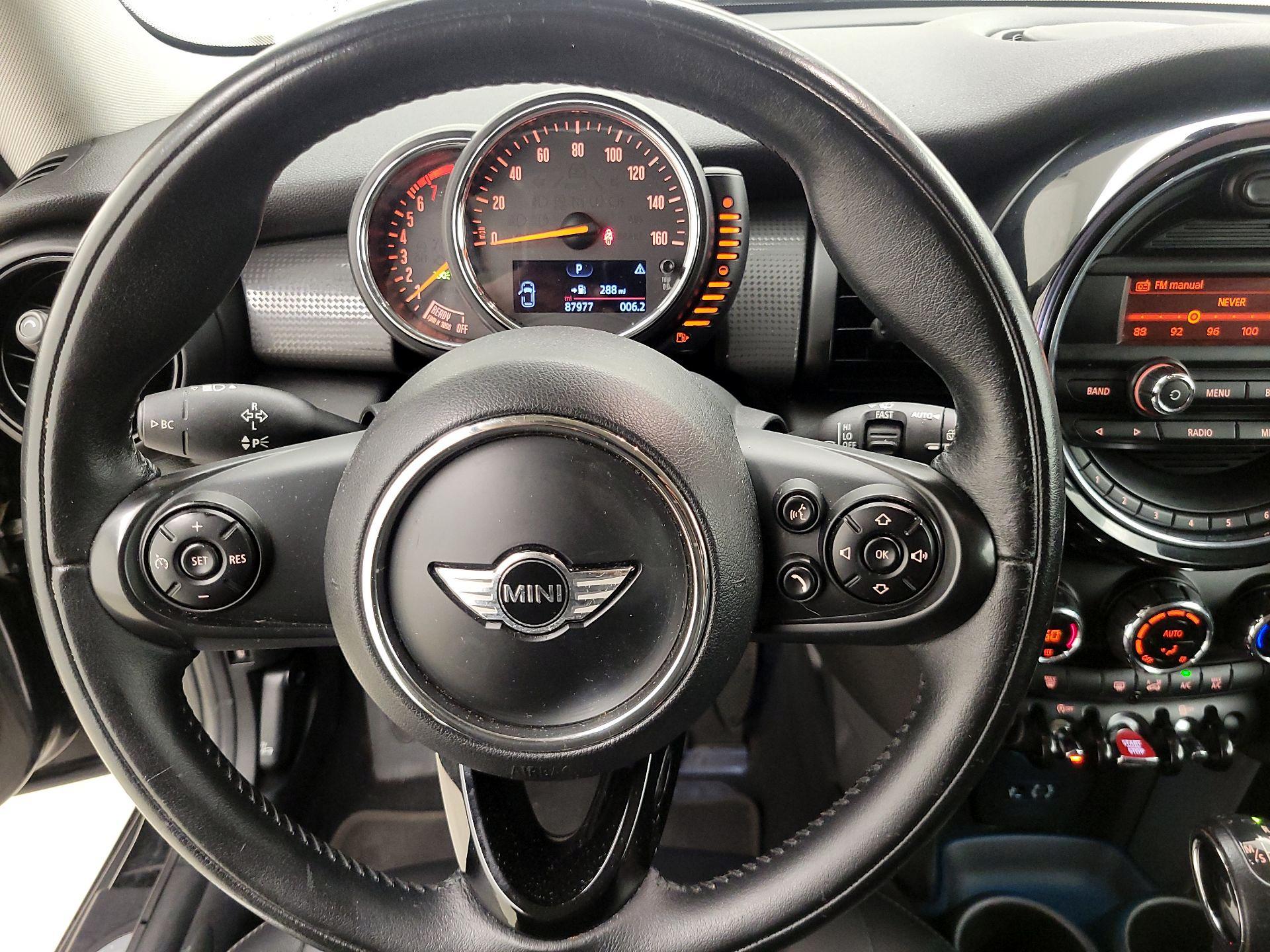 Thumbnail: 2015 MINI Cooper Hardtop - 10