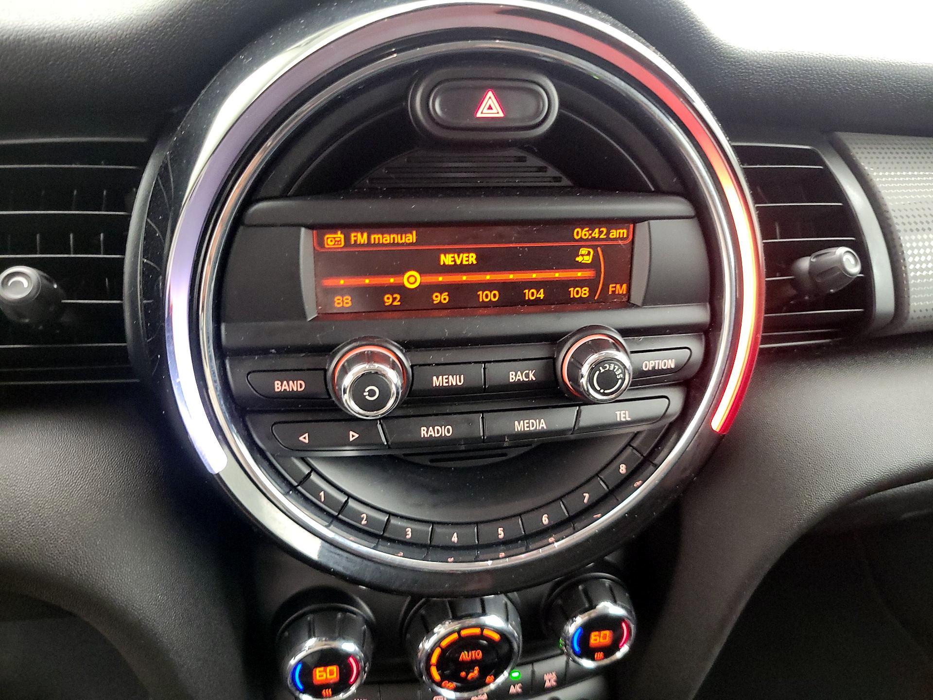 Thumbnail: 2015 MINI Cooper Hardtop - 14
