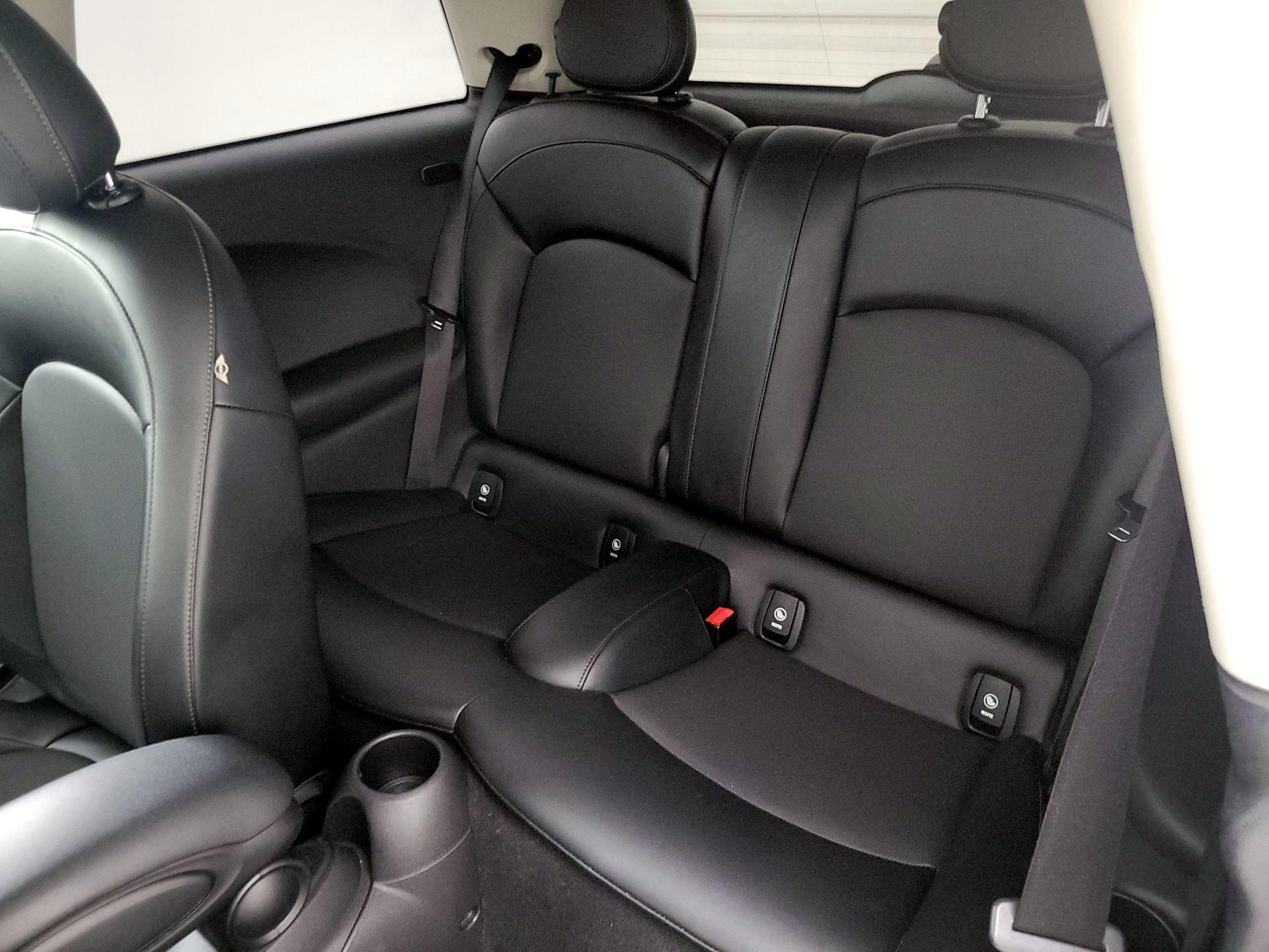Thumbnail: 2015 MINI Cooper Hardtop - 18