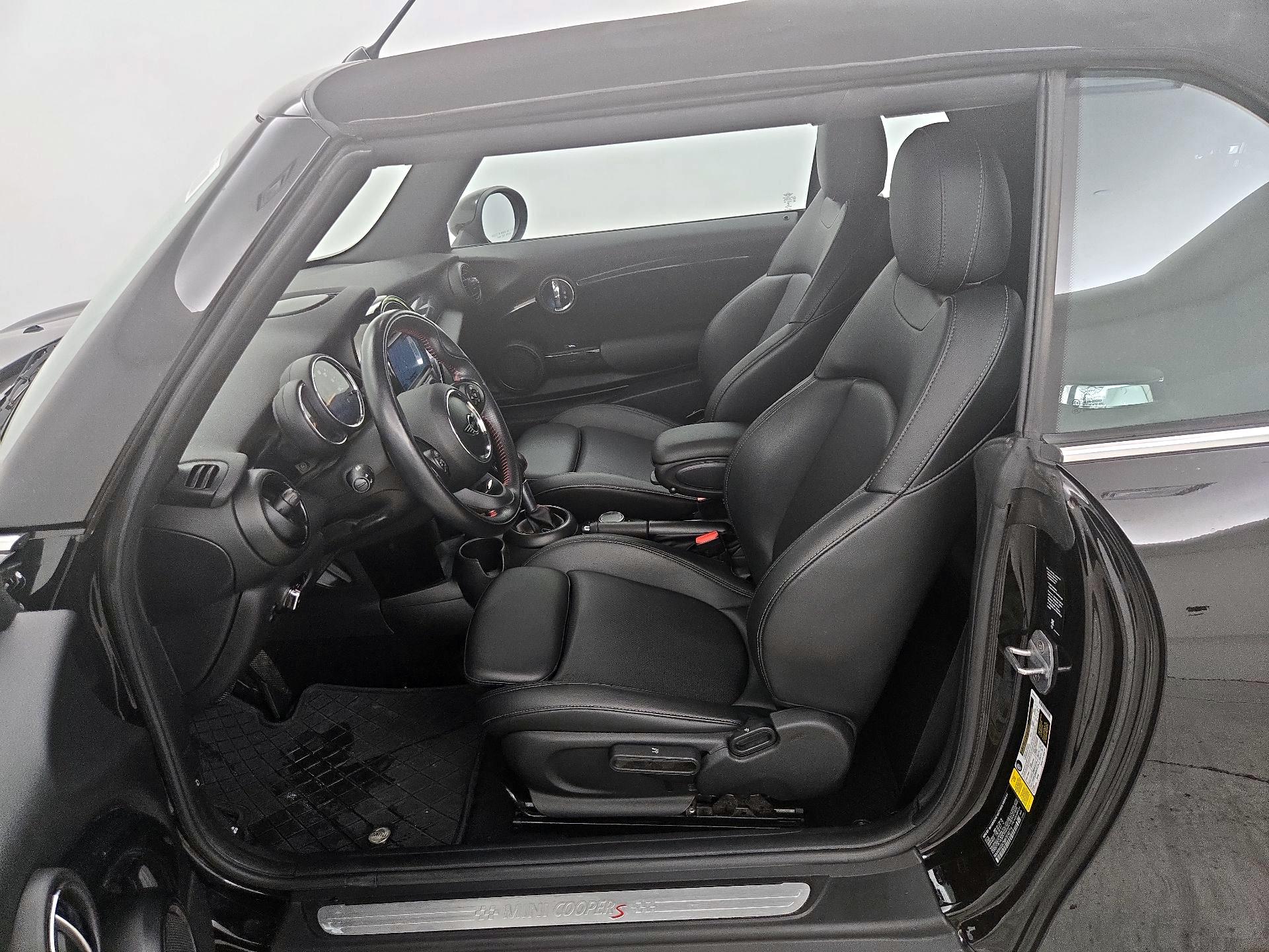 Thumbnail: 2019 MINI Cooper - 11