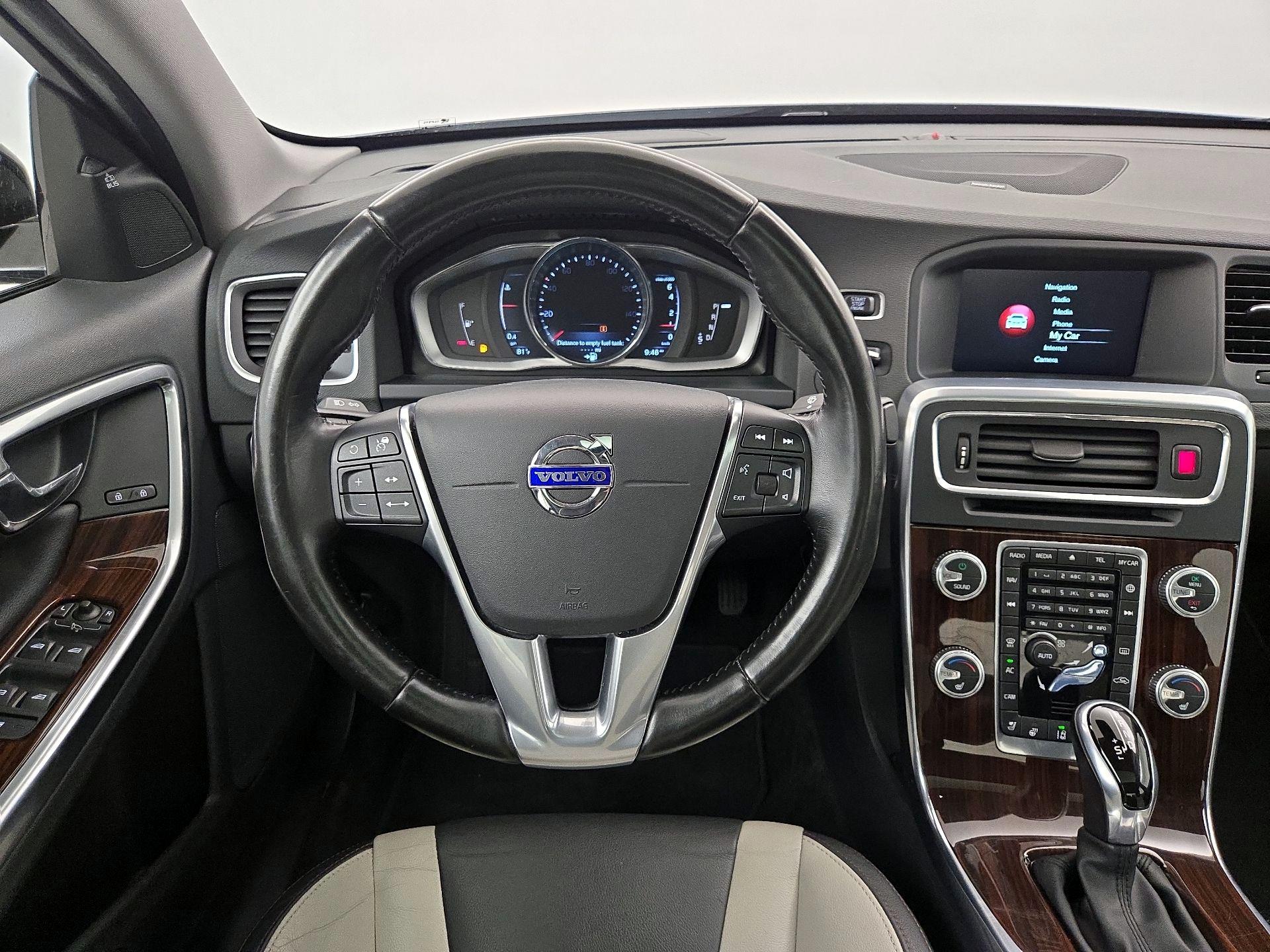 Thumbnail: 2016 Volvo S60 - 10